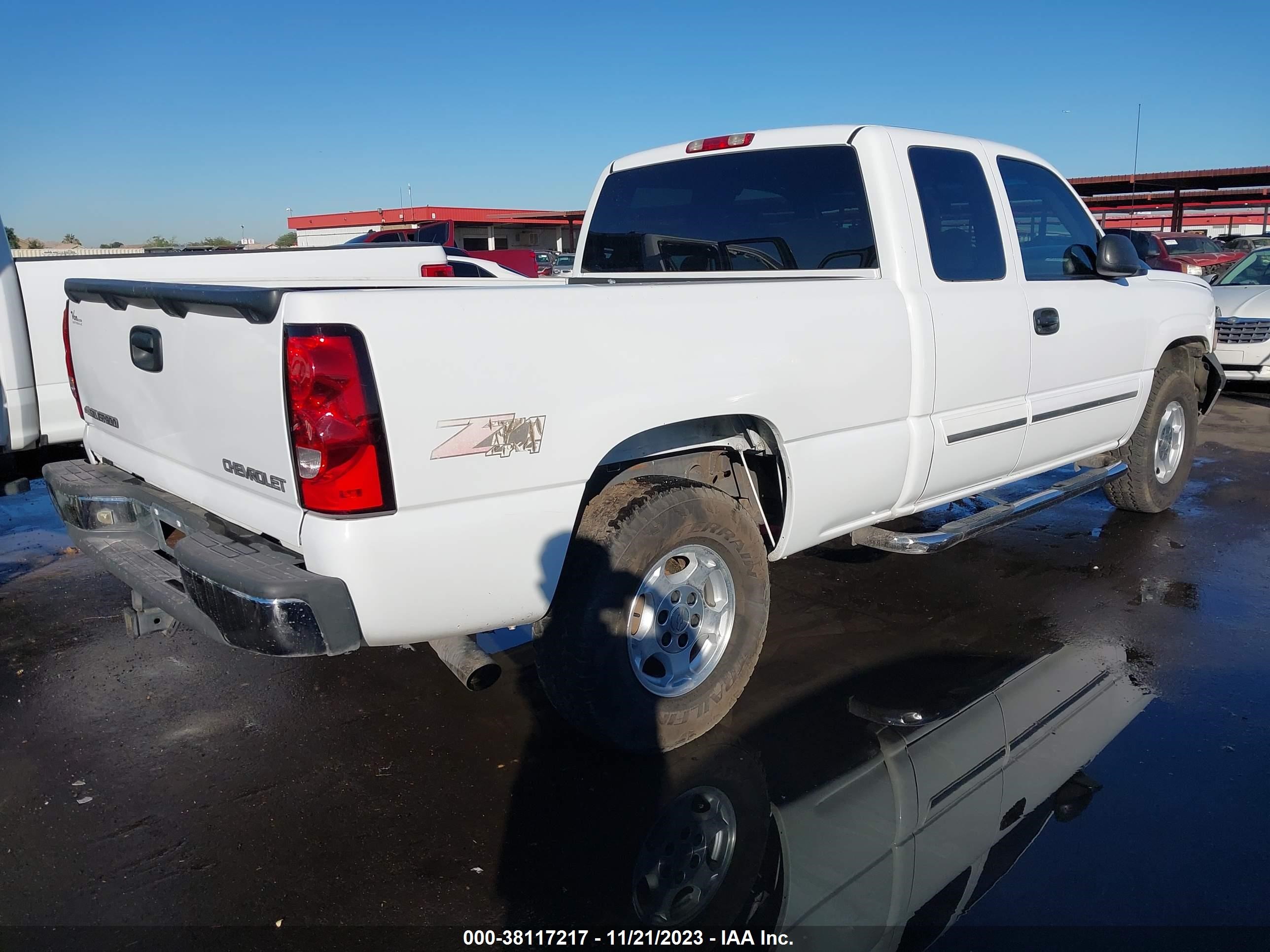 Photo 3 VIN: 2GCEK19T231106557 - CHEVROLET SILVERADO 