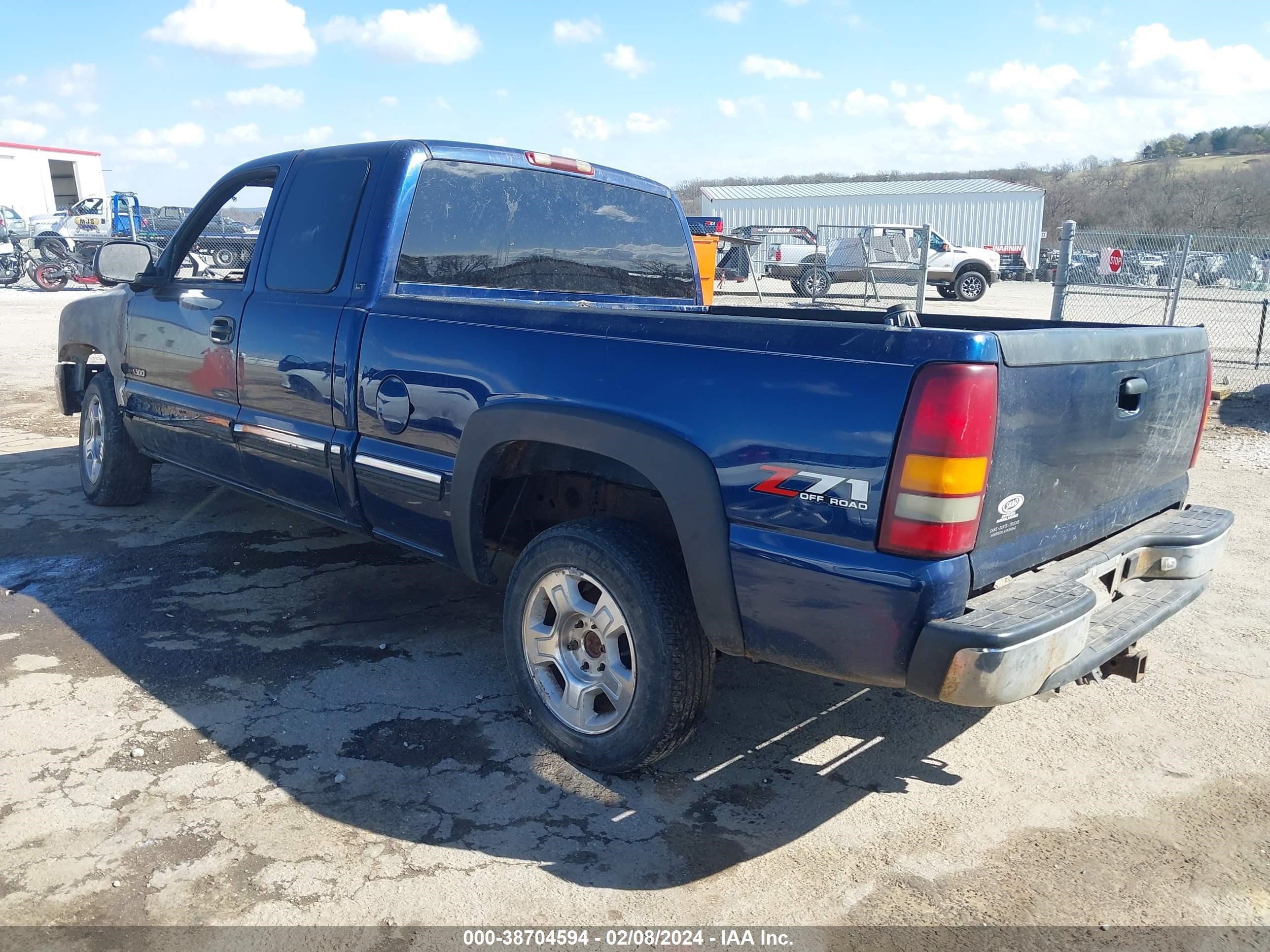 Photo 2 VIN: 2GCEK19T311104393 - CHEVROLET SILVERADO 