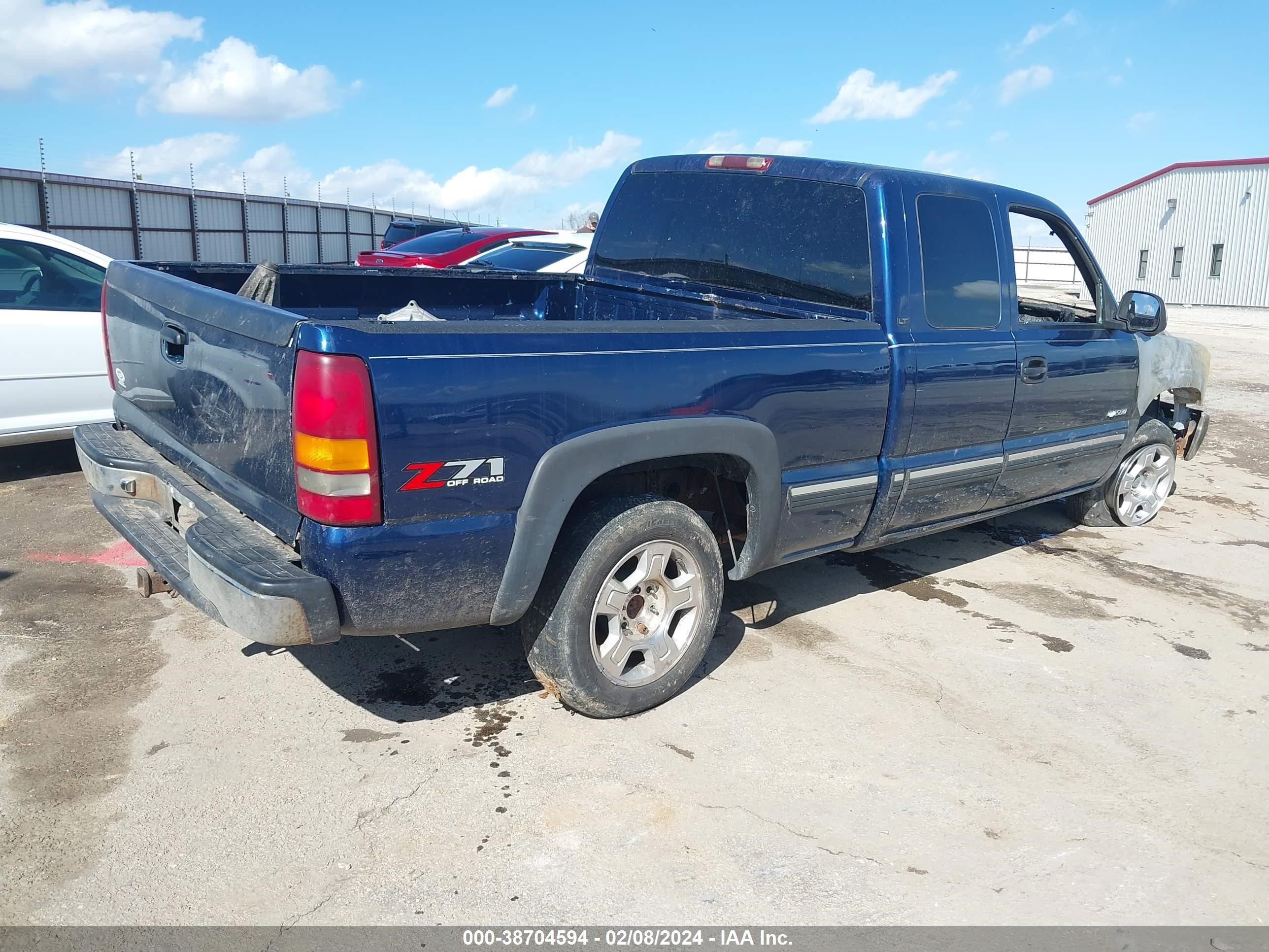 Photo 3 VIN: 2GCEK19T311104393 - CHEVROLET SILVERADO 