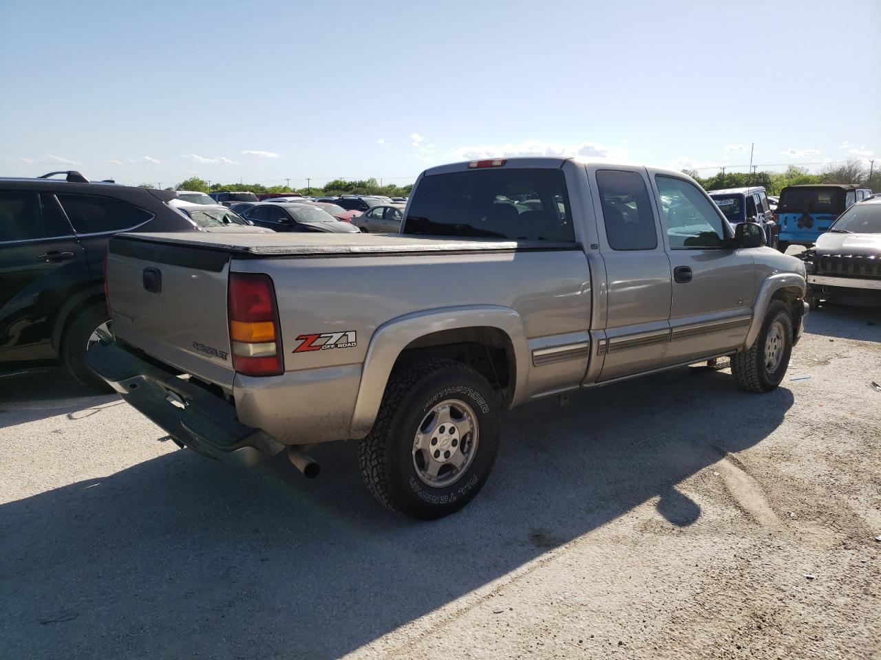 Photo 2 VIN: 2GCEK19T421179881 - CHEVROLET SILVERADO 