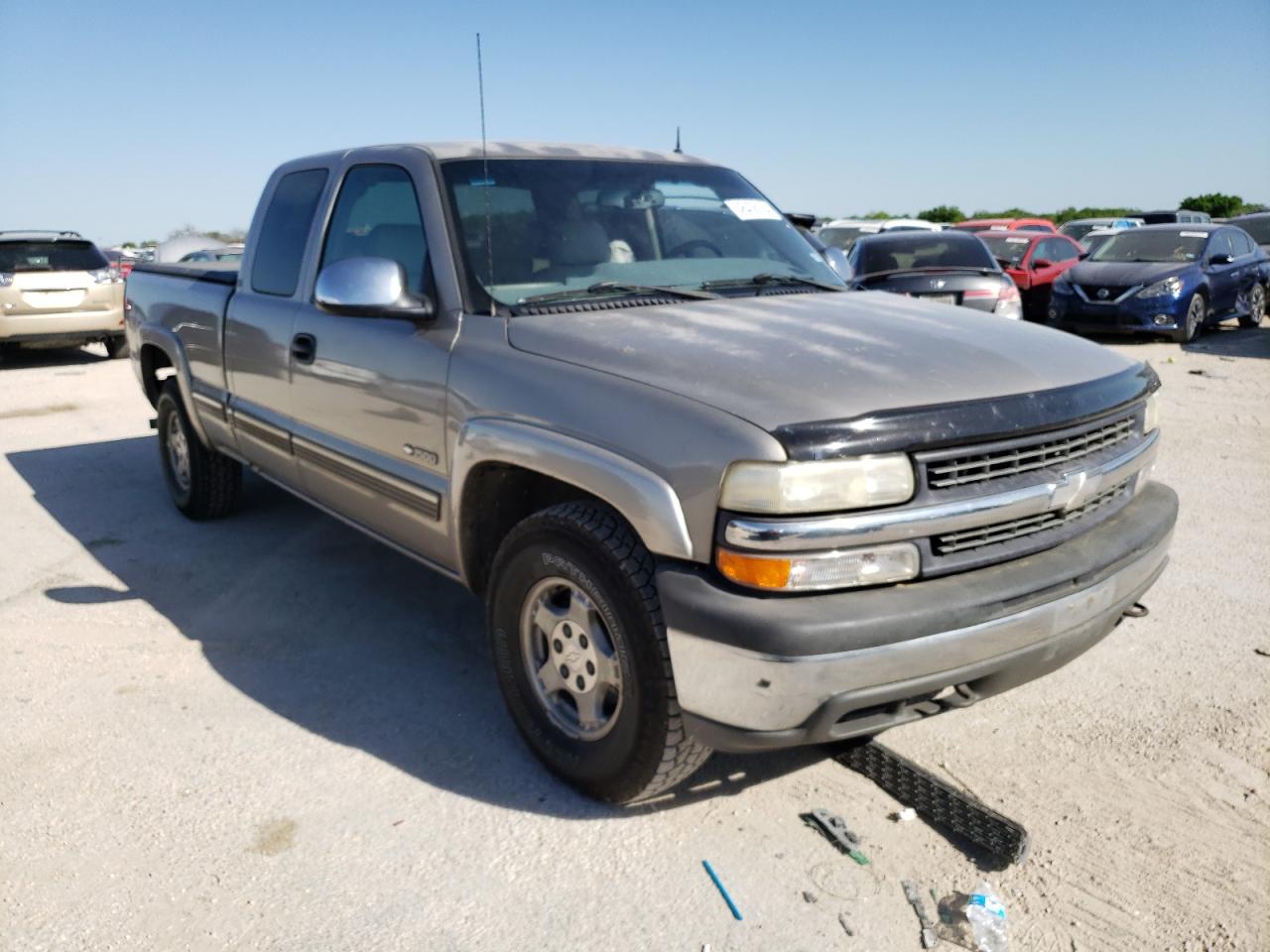 Photo 3 VIN: 2GCEK19T421179881 - CHEVROLET SILVERADO 