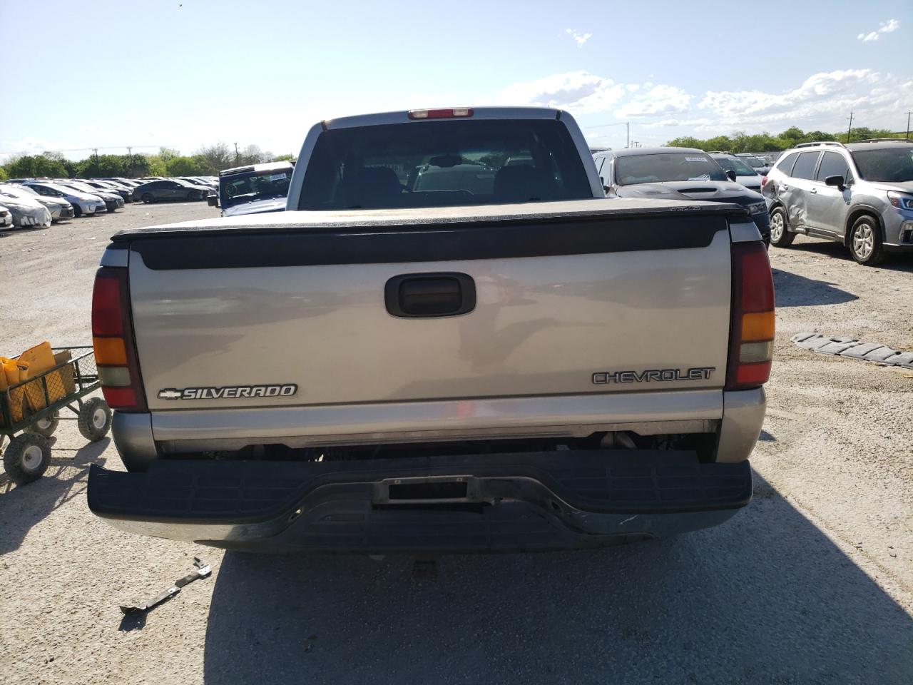 Photo 5 VIN: 2GCEK19T421179881 - CHEVROLET SILVERADO 