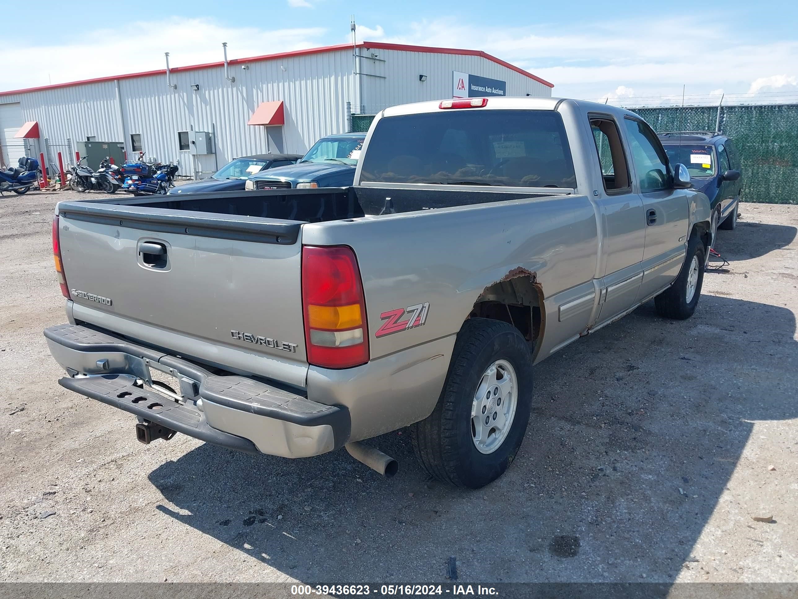 Photo 3 VIN: 2GCEK19T5X1139865 - CHEVROLET SILVERADO 