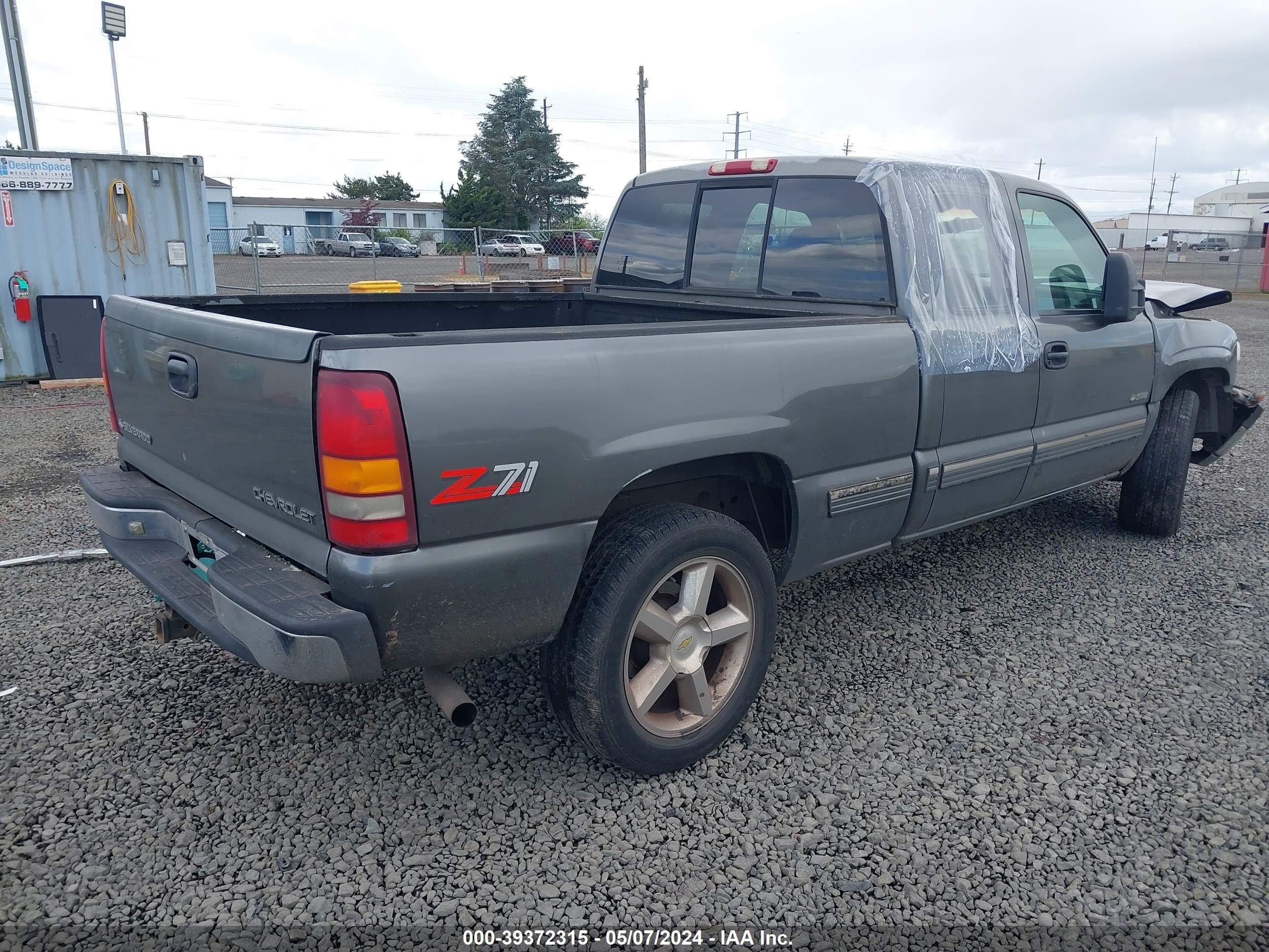 Photo 3 VIN: 2GCEK19T5X1176656 - CHEVROLET SILVERADO 