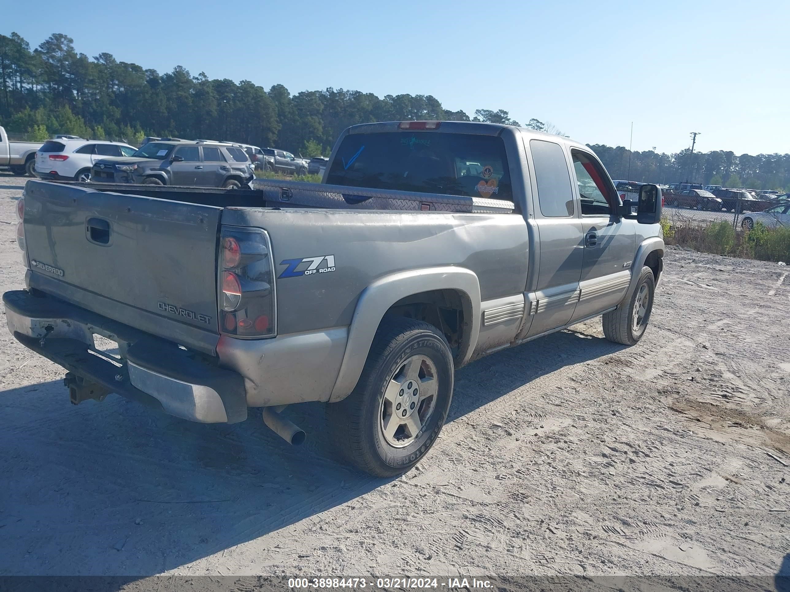 Photo 3 VIN: 2GCEK19T5X1279253 - CHEVROLET SILVERADO 