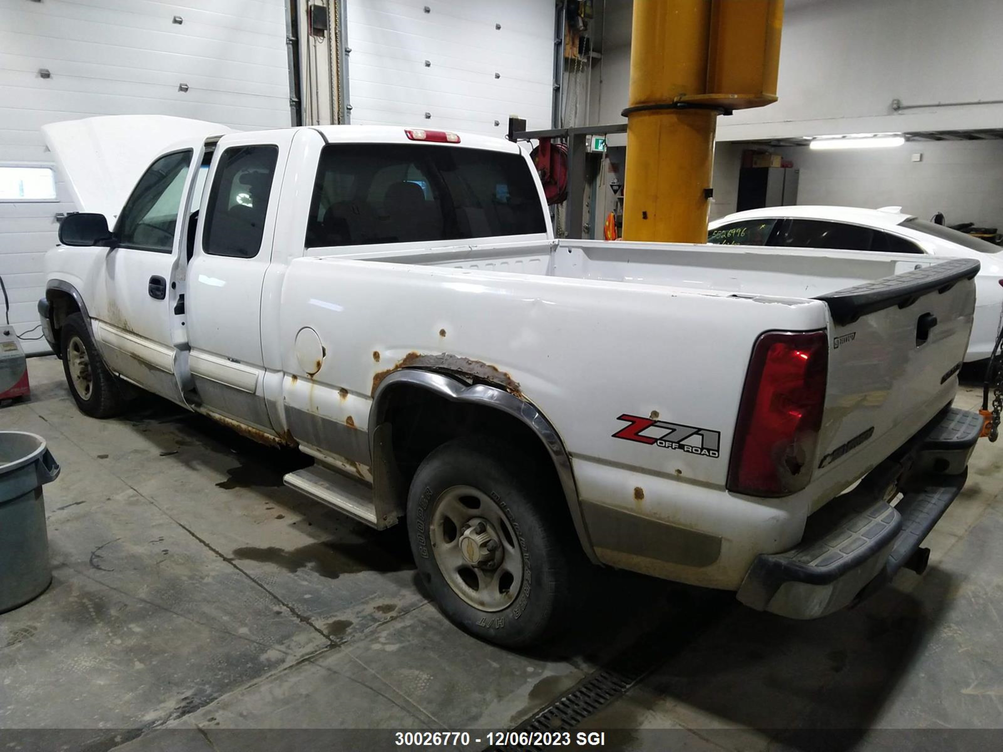 Photo 2 VIN: 2GCEK19T631410362 - CHEVROLET SILVERADO 