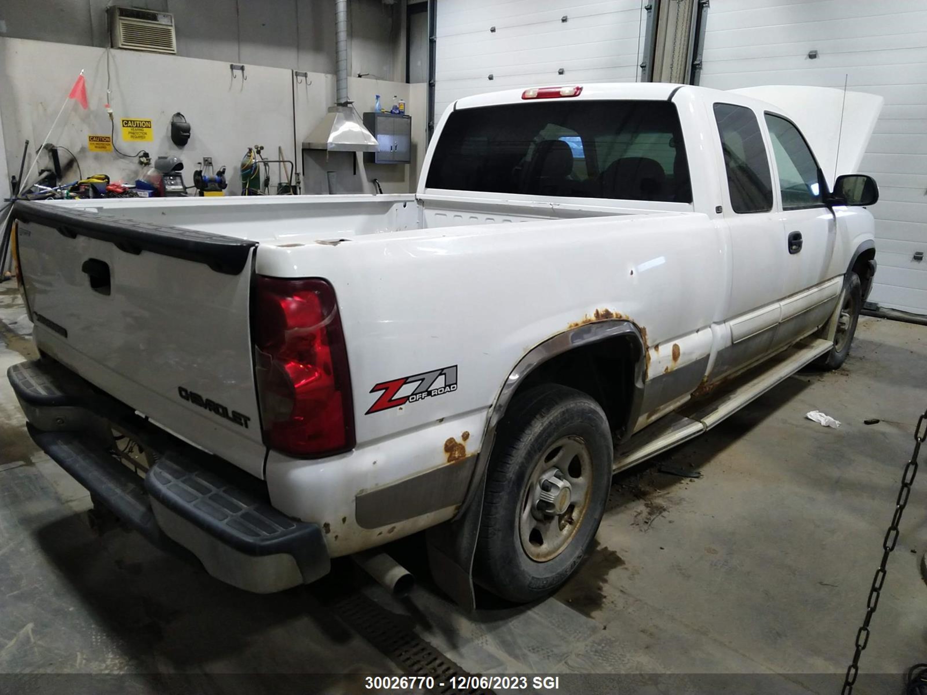 Photo 3 VIN: 2GCEK19T631410362 - CHEVROLET SILVERADO 