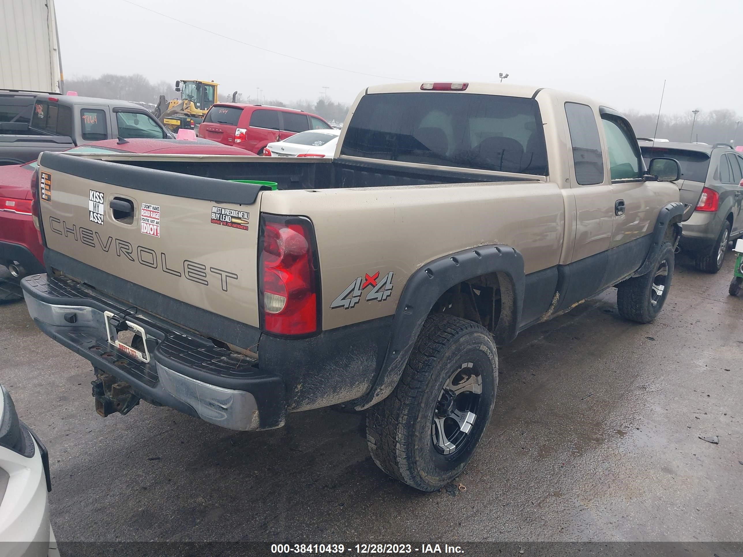 Photo 3 VIN: 2GCEK19T641219624 - CHEVROLET SILVERADO 