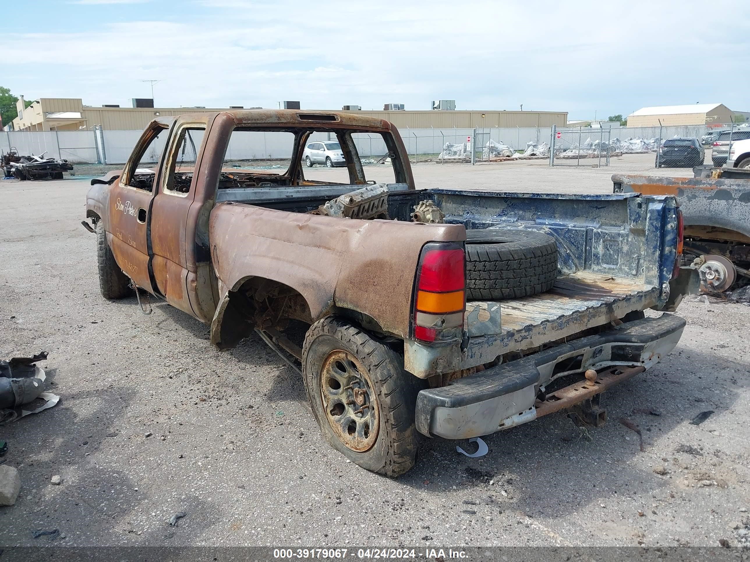 Photo 2 VIN: 2GCEK19T6Y1291316 - CHEVROLET SILVERADO 