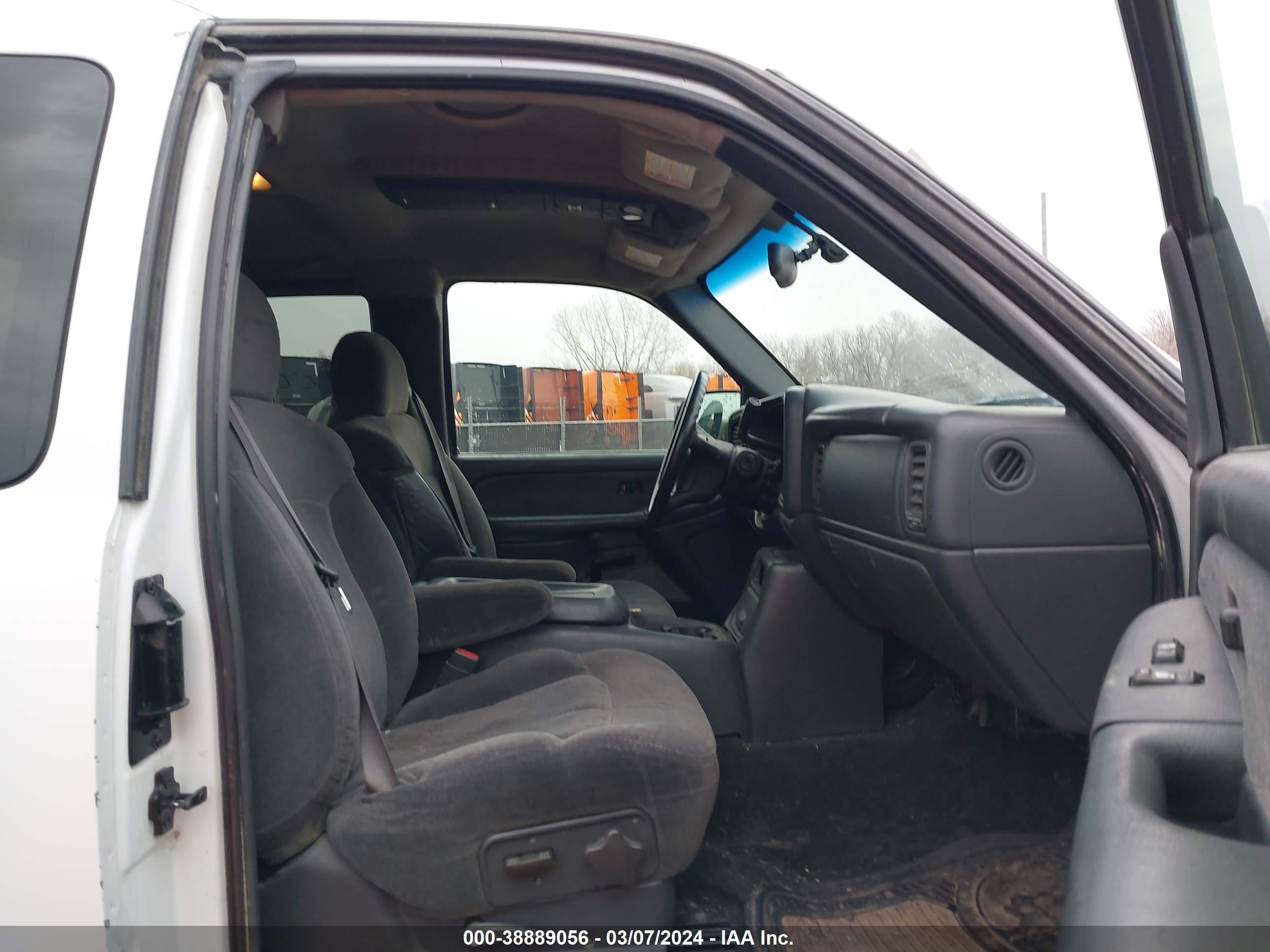 Photo 4 VIN: 2GCEK19T721378312 - CHEVROLET SILVERADO 