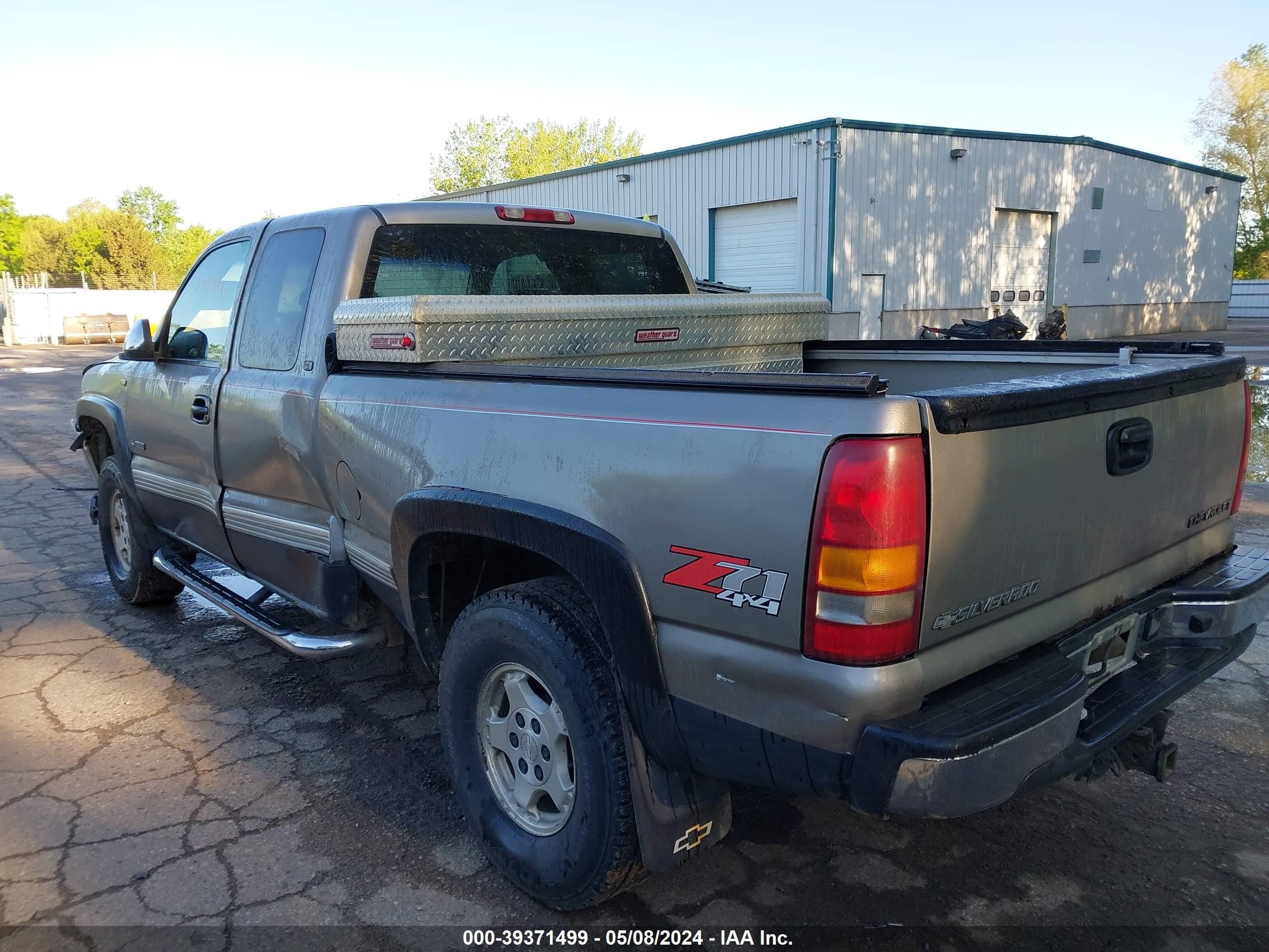 Photo 2 VIN: 2GCEK19T7X1104518 - CHEVROLET SILVERADO 