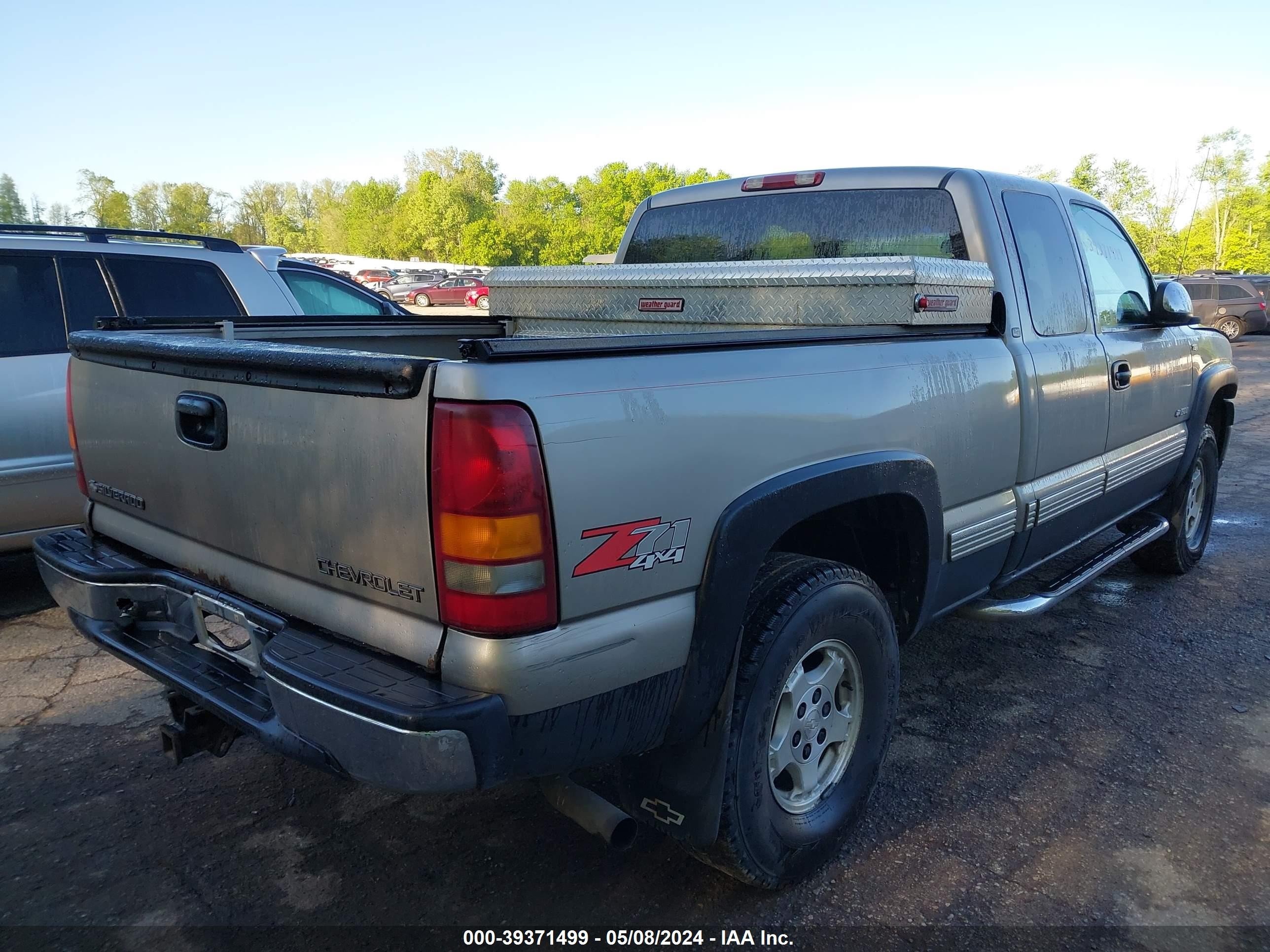 Photo 3 VIN: 2GCEK19T7X1104518 - CHEVROLET SILVERADO 