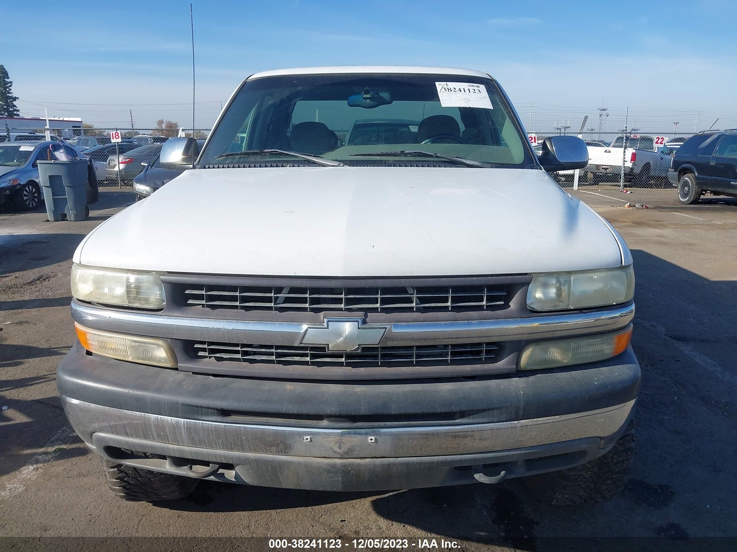 Photo 5 VIN: 2GCEK19T7X1194947 - CHEVROLET SILVERADO 