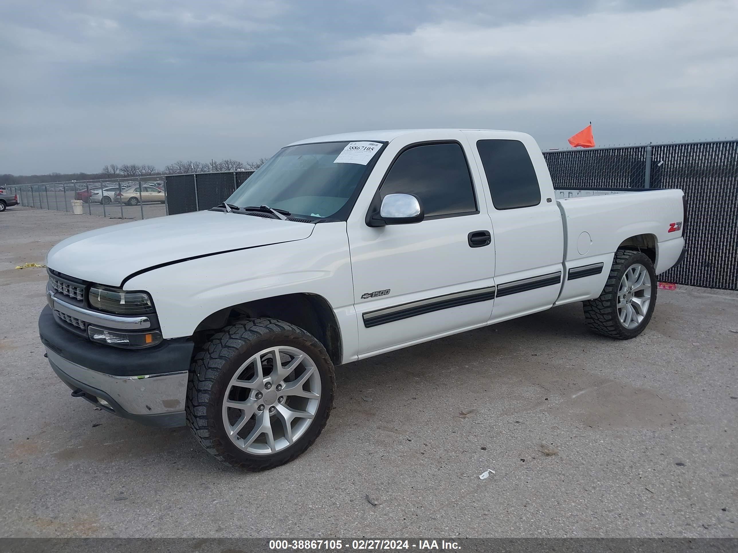 Photo 2 VIN: 2GCEK19T7X1231222 - CHEVROLET SILVERADO 