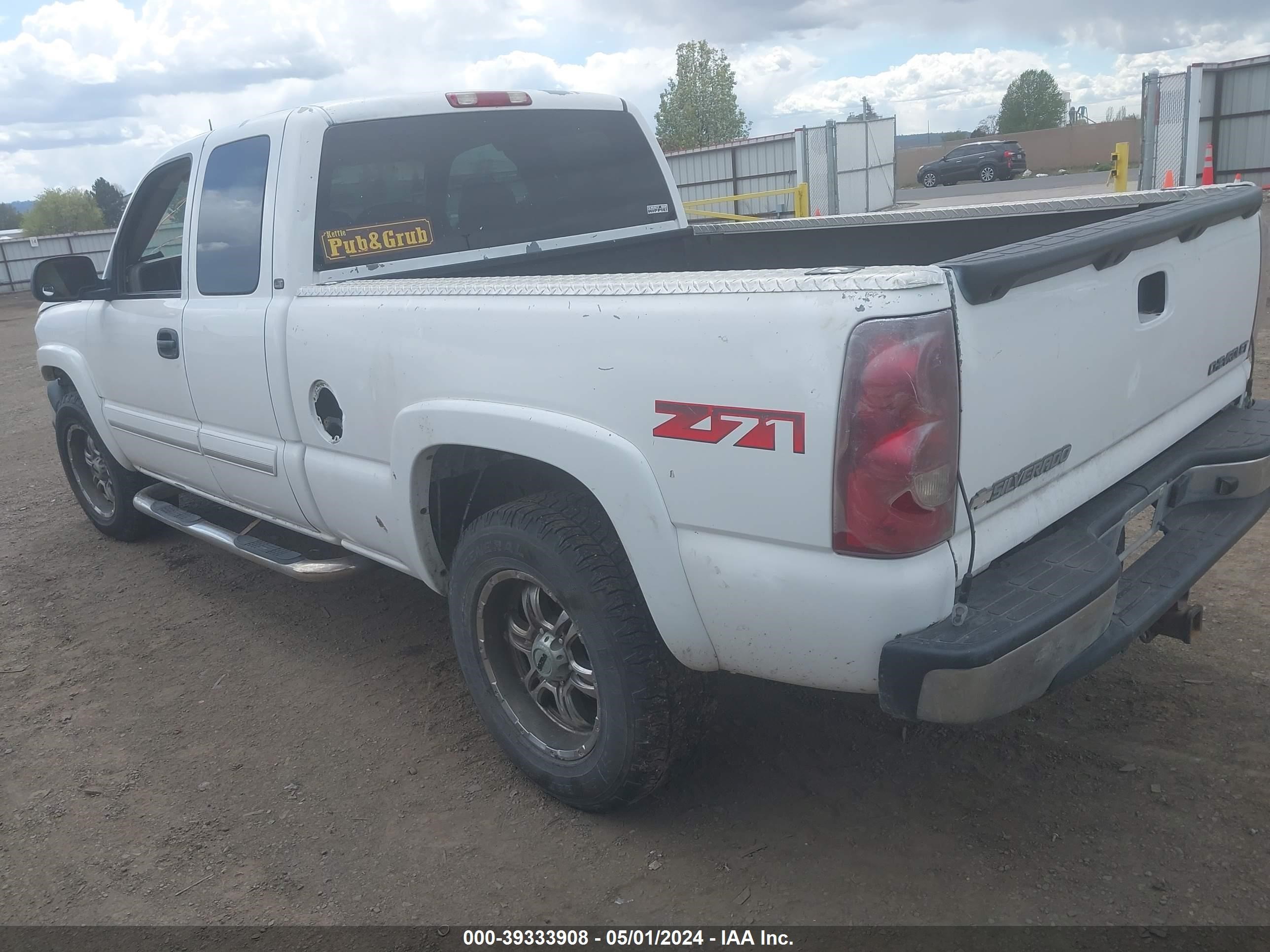 Photo 2 VIN: 2GCEK19T831173695 - CHEVROLET SILVERADO 