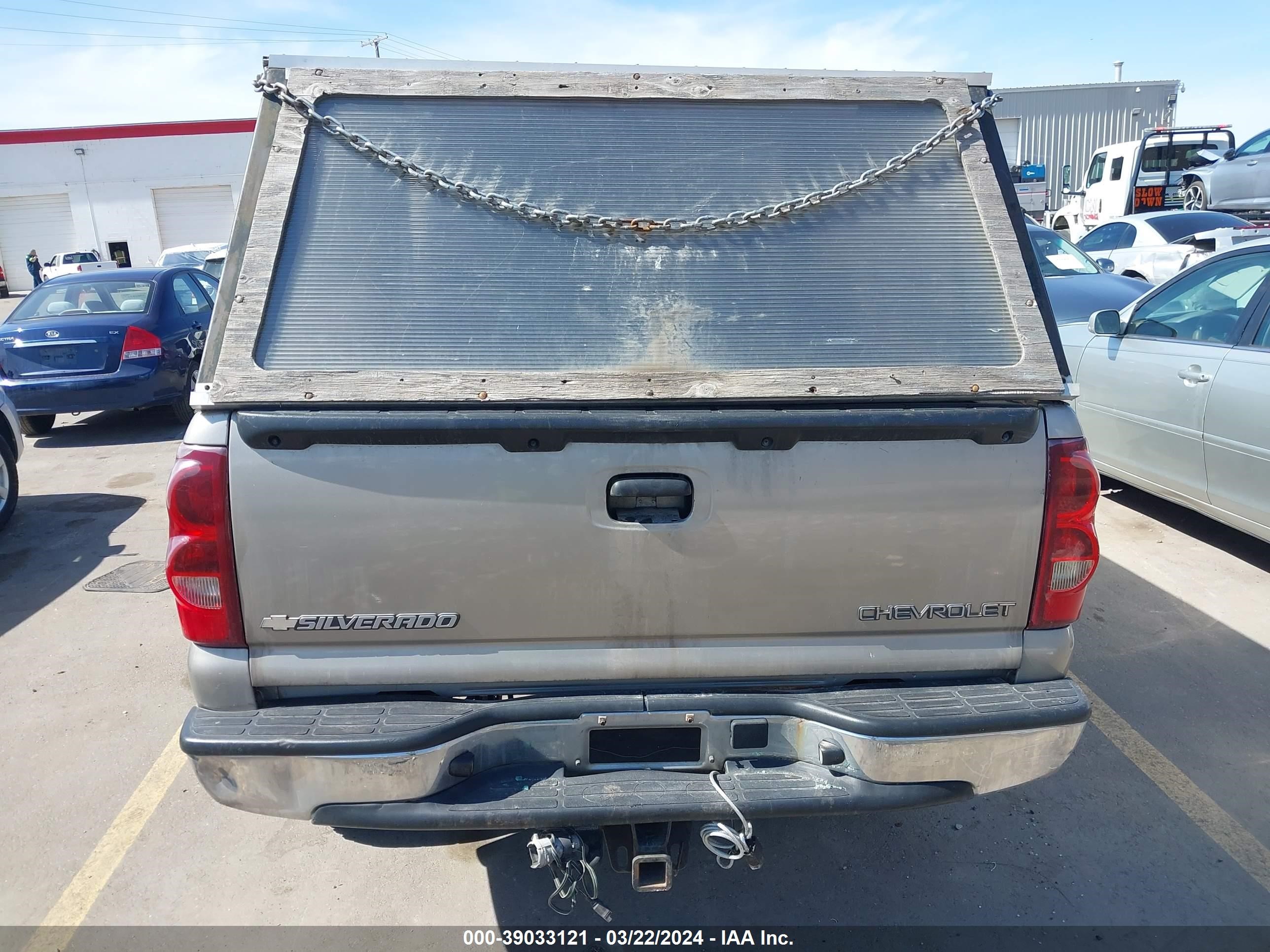 Photo 16 VIN: 2GCEK19T831389935 - CHEVROLET SILVERADO 