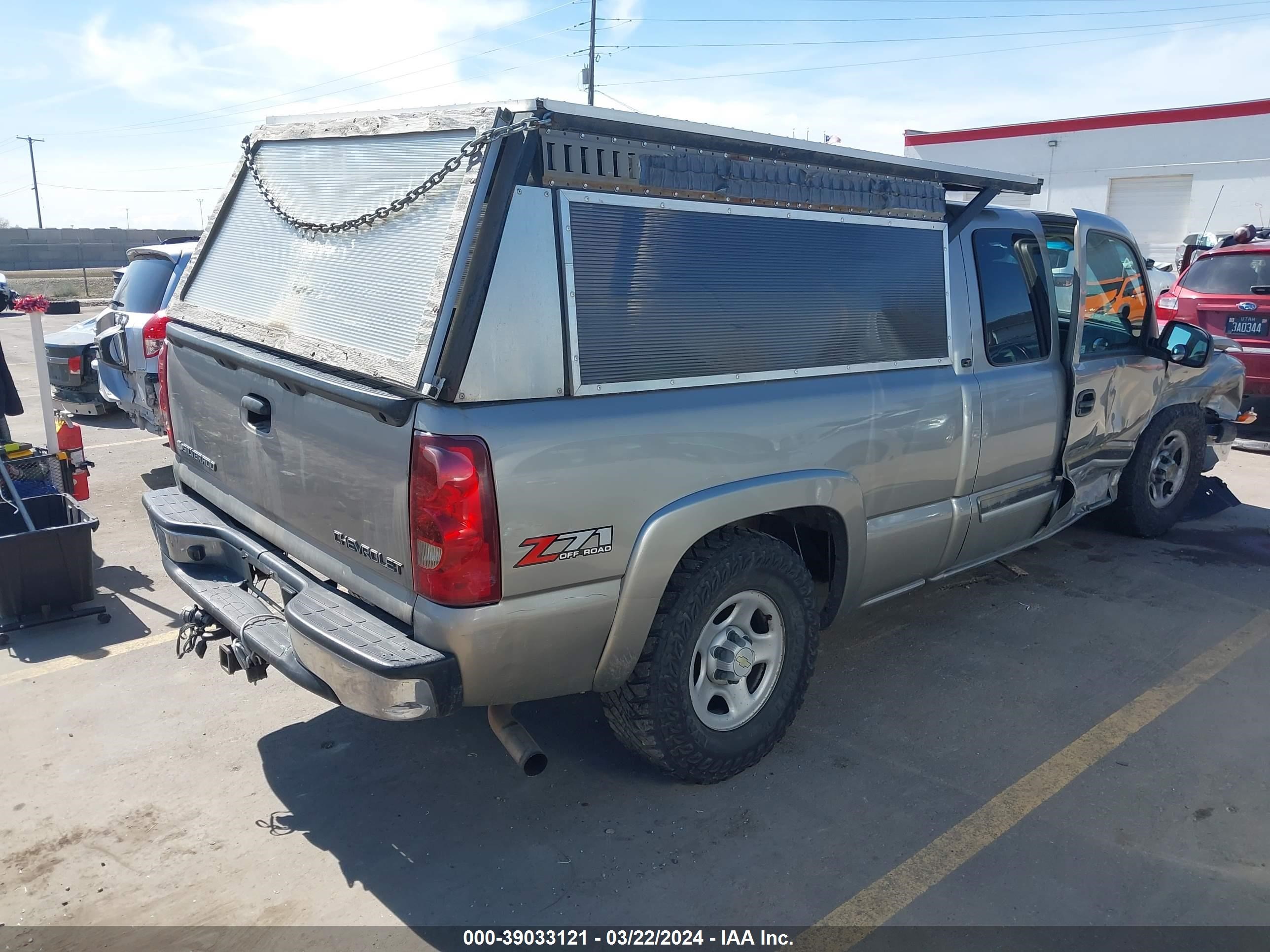 Photo 3 VIN: 2GCEK19T831389935 - CHEVROLET SILVERADO 