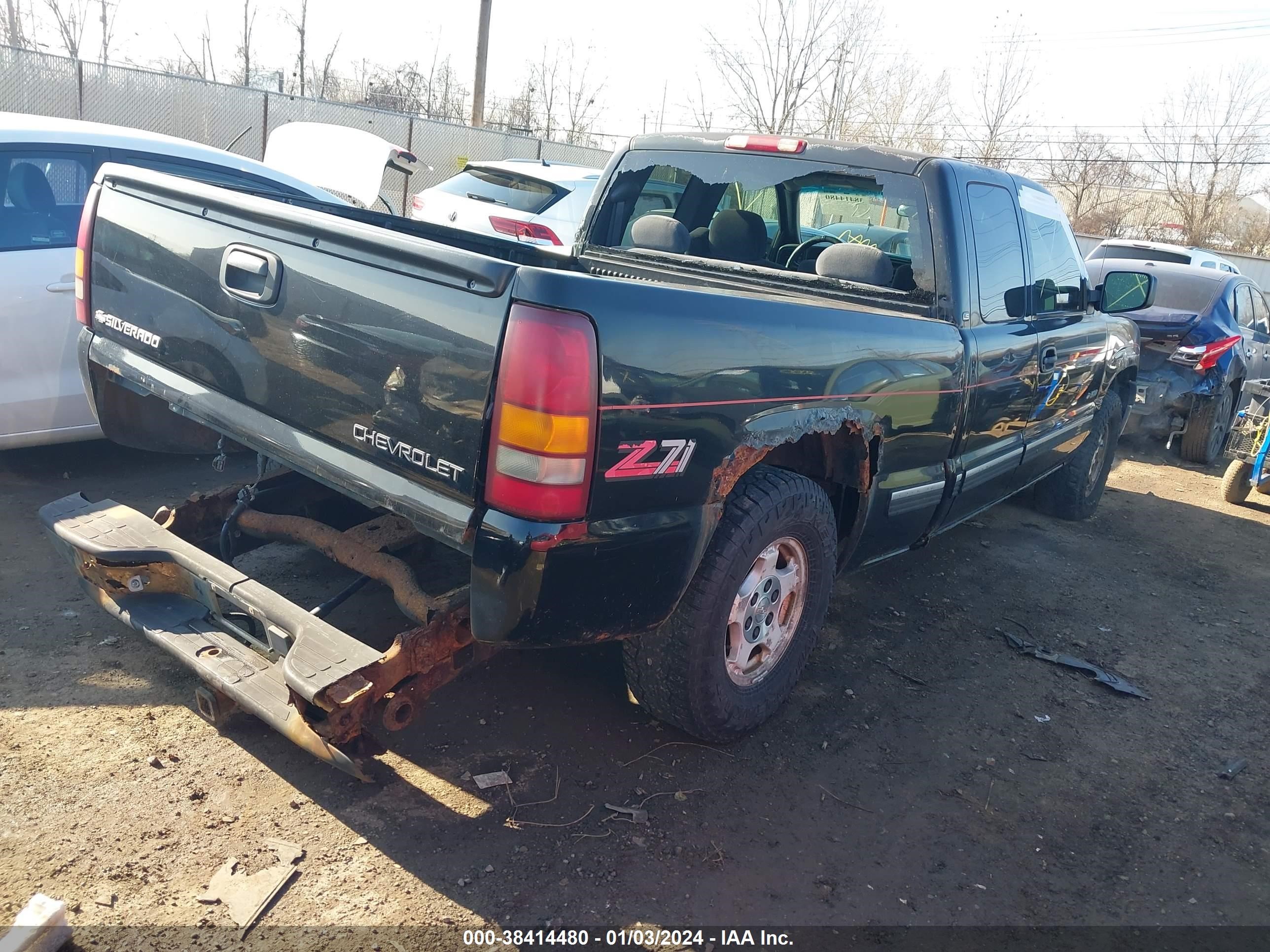 Photo 3 VIN: 2GCEK19T8Y1191671 - CHEVROLET SILVERADO 