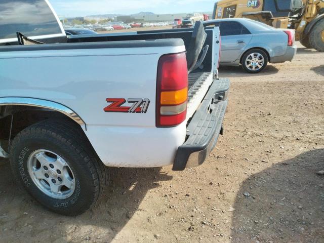 Photo 9 VIN: 2GCEK19T8Y1265655 - CHEVROLET SILVERADO 