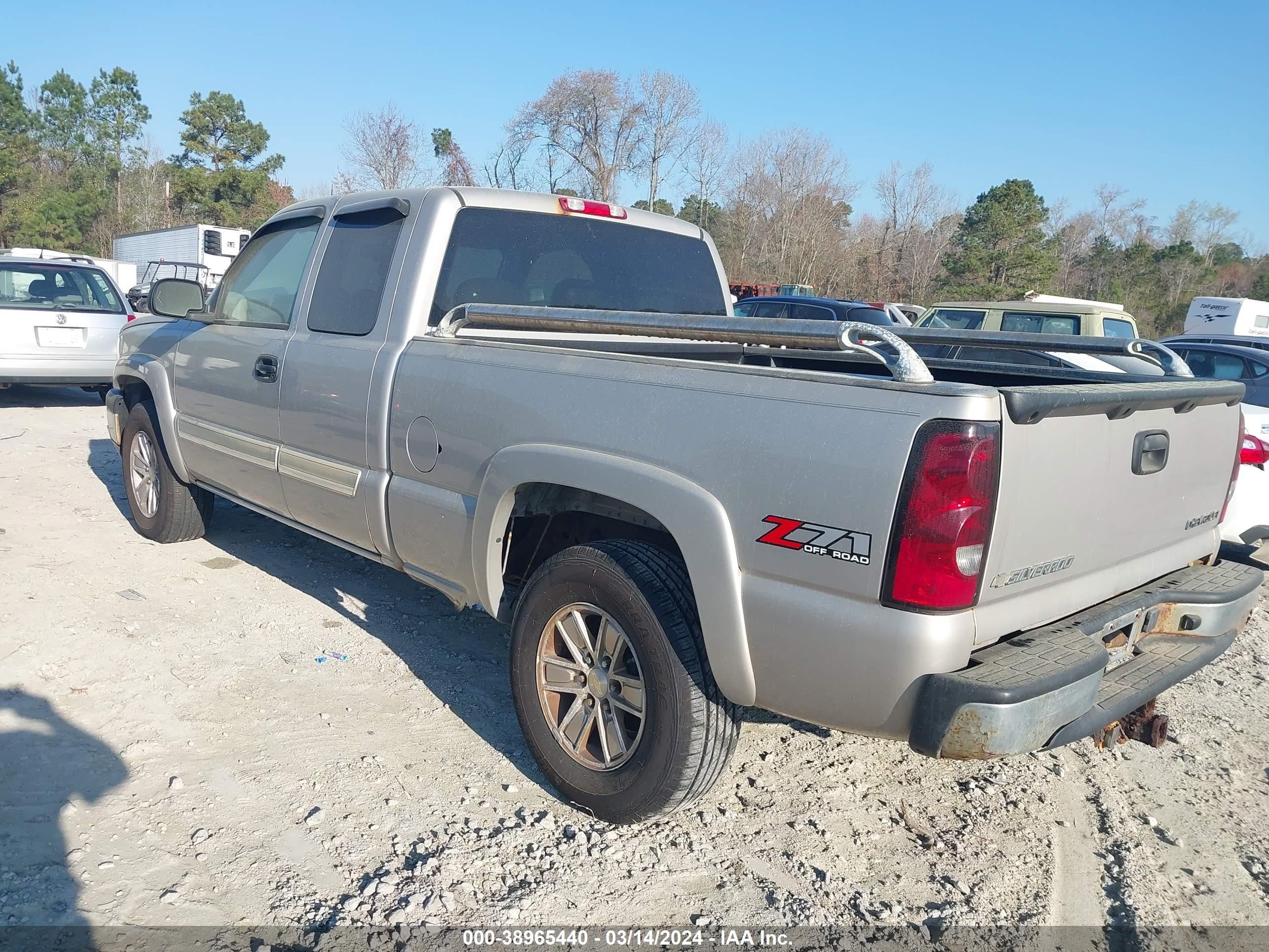 Photo 2 VIN: 2GCEK19T941366861 - CHEVROLET SILVERADO 