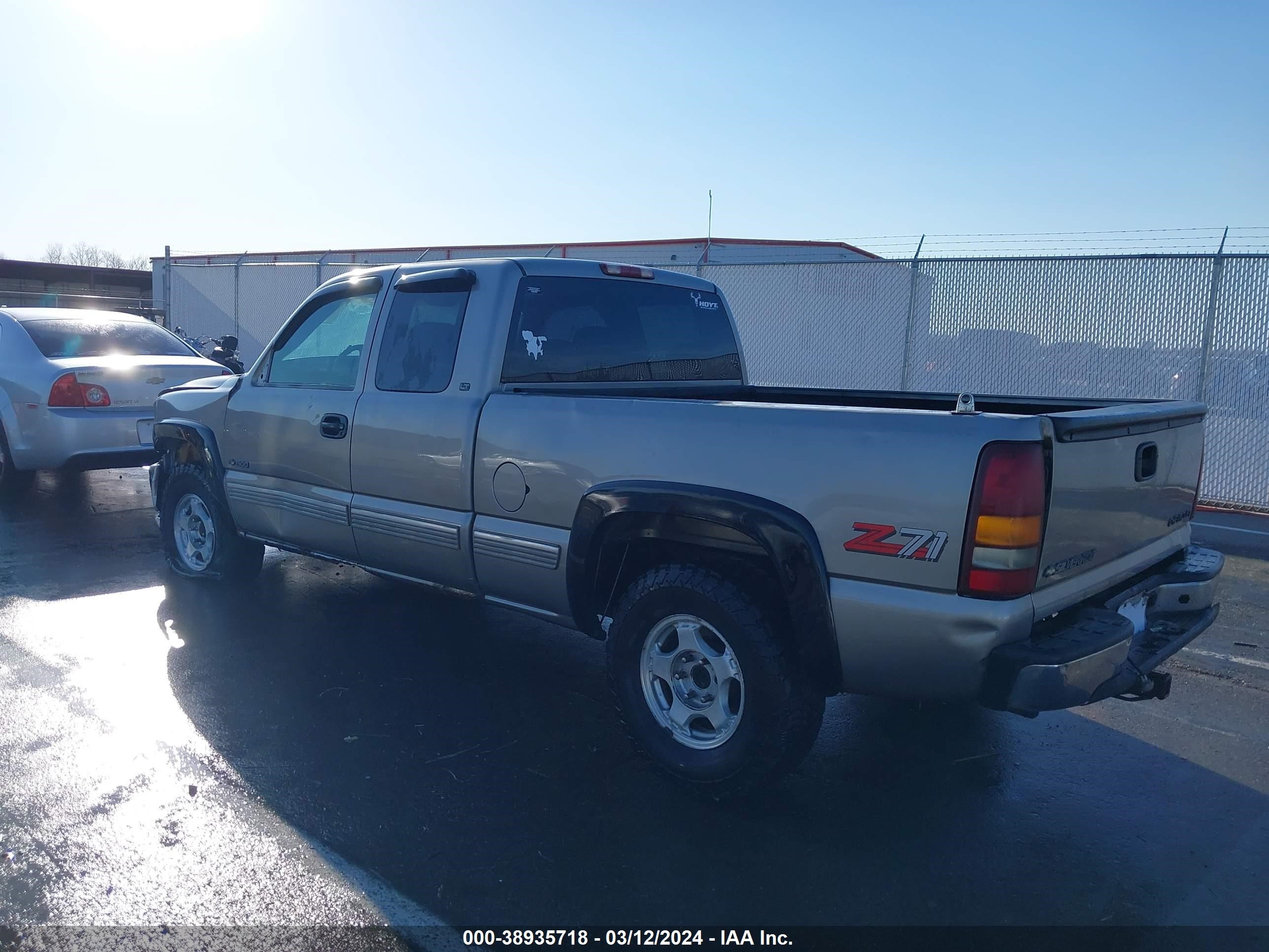 Photo 2 VIN: 2GCEK19T9X1215636 - CHEVROLET SILVERADO 