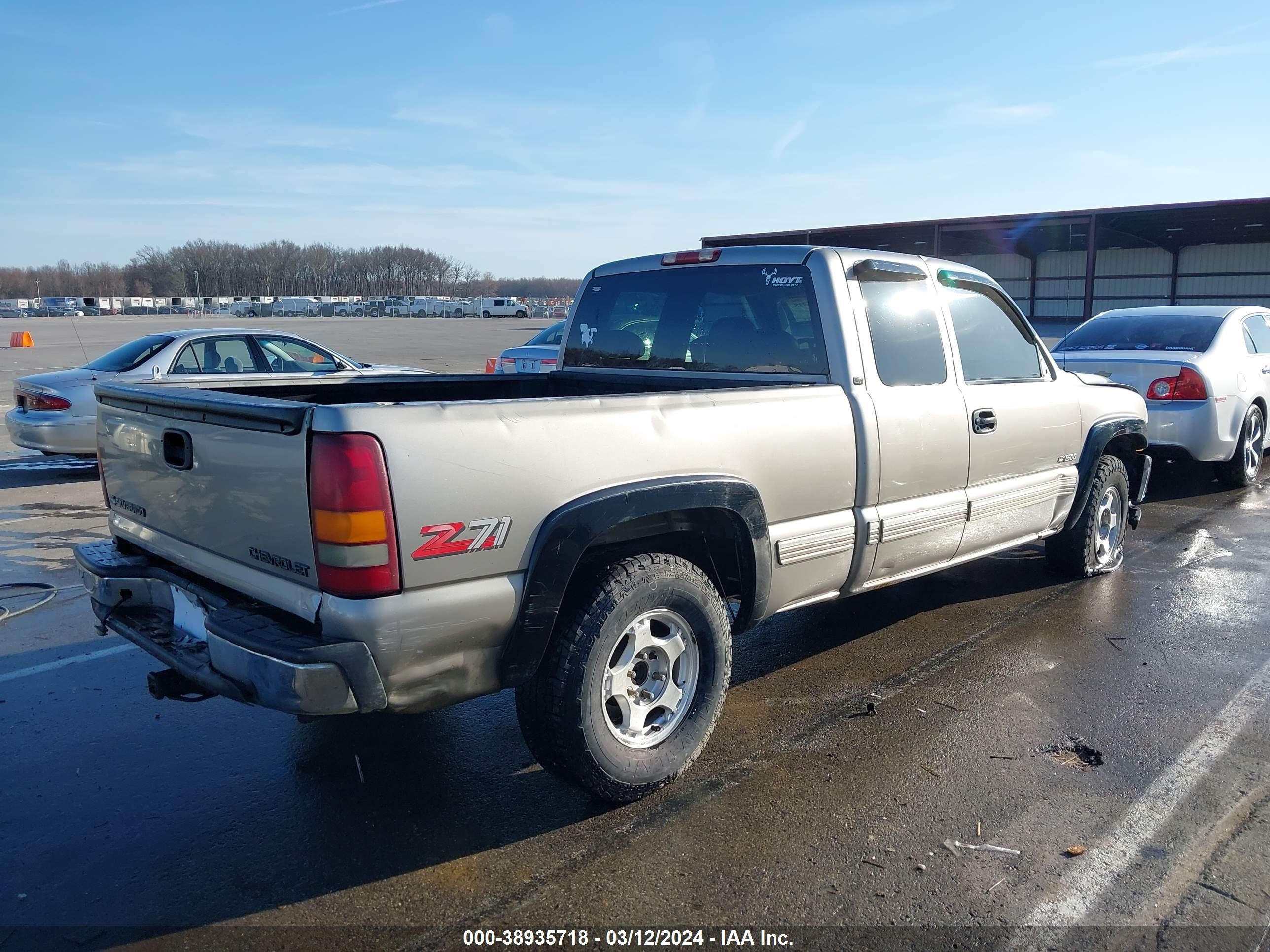 Photo 3 VIN: 2GCEK19T9X1215636 - CHEVROLET SILVERADO 