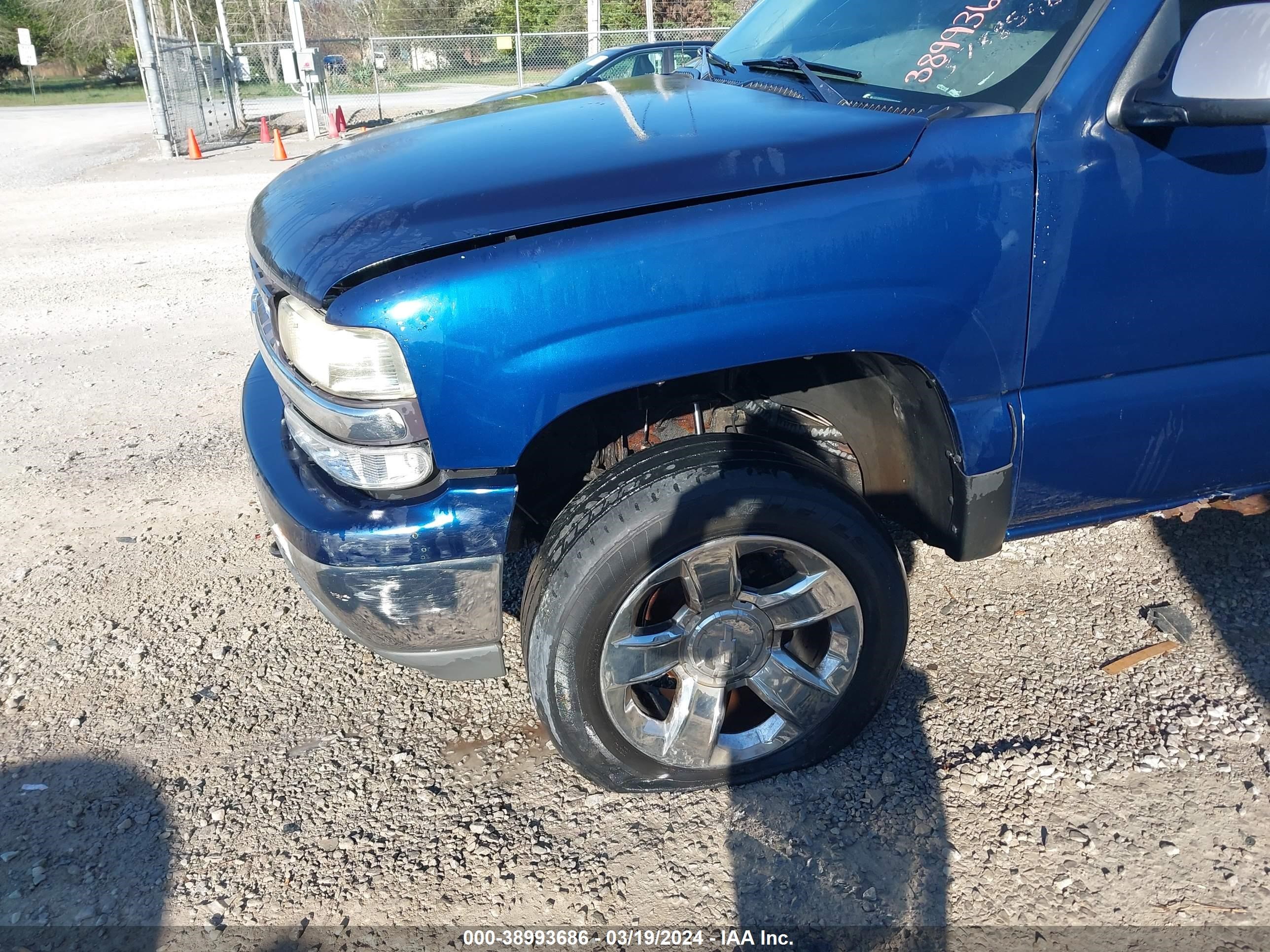 Photo 5 VIN: 2GCEK19T9Y1185491 - CHEVROLET SILVERADO 