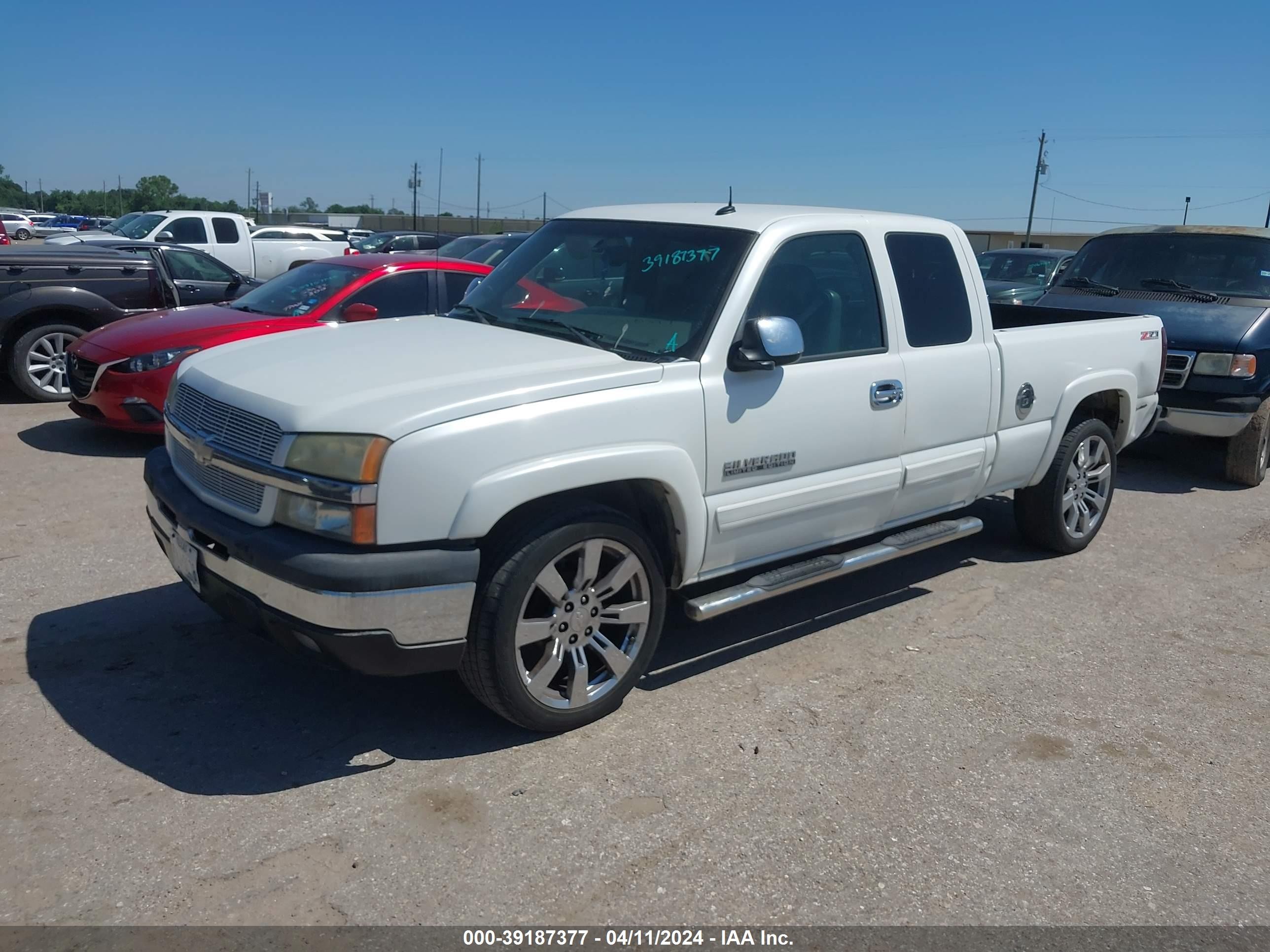 Photo 1 VIN: 2GCEK19TX41156818 - CHEVROLET SILVERADO 