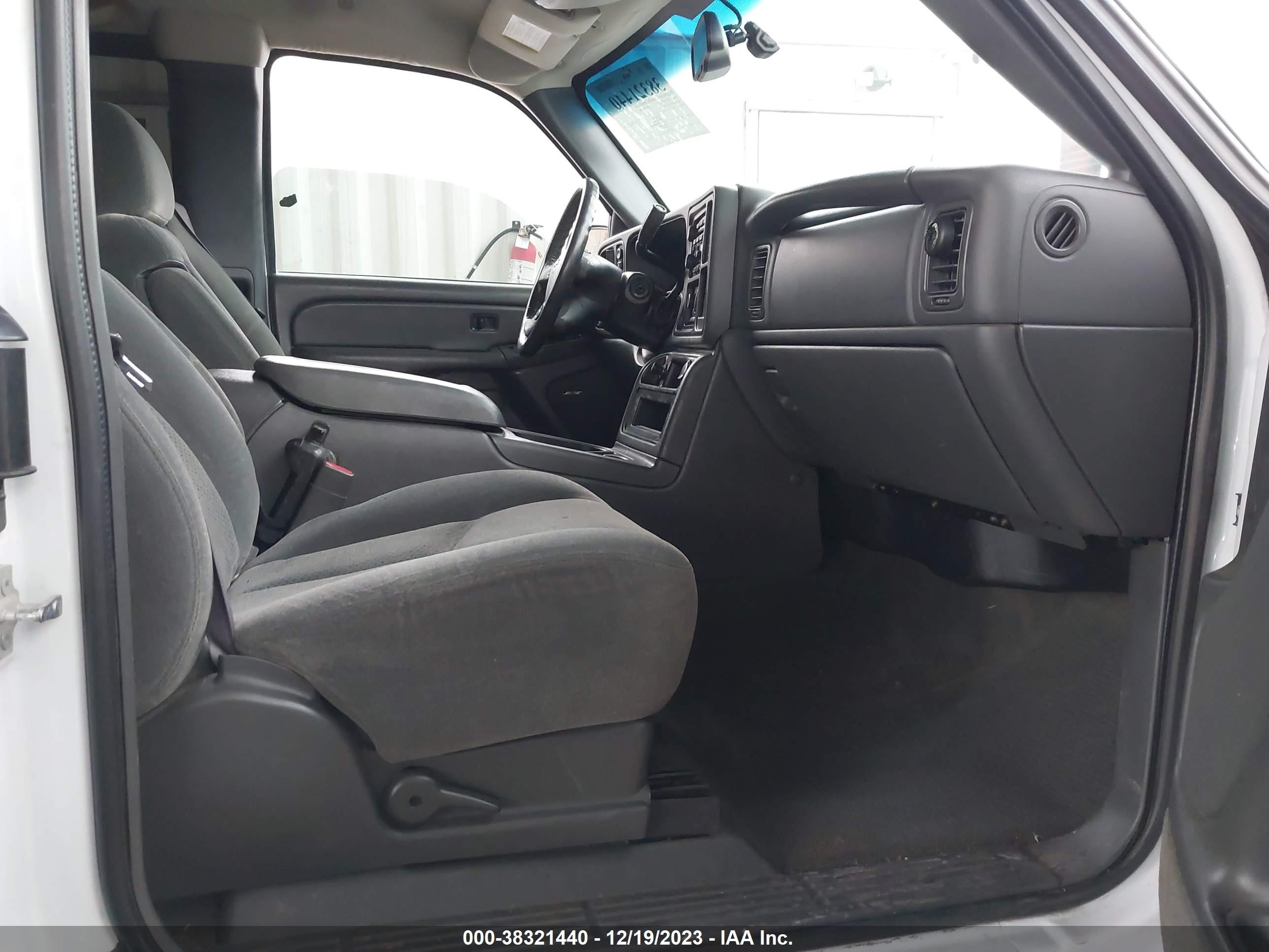 Photo 4 VIN: 2GCEK19TX41377898 - CHEVROLET SILVERADO 