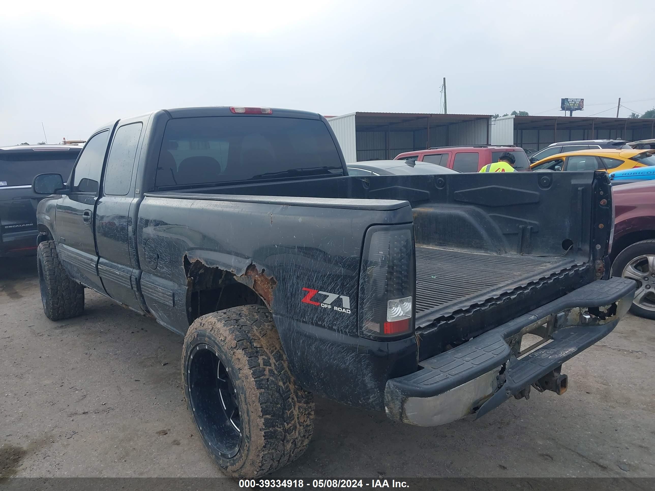 Photo 2 VIN: 2GCEK19TXY1348049 - CHEVROLET SILVERADO 