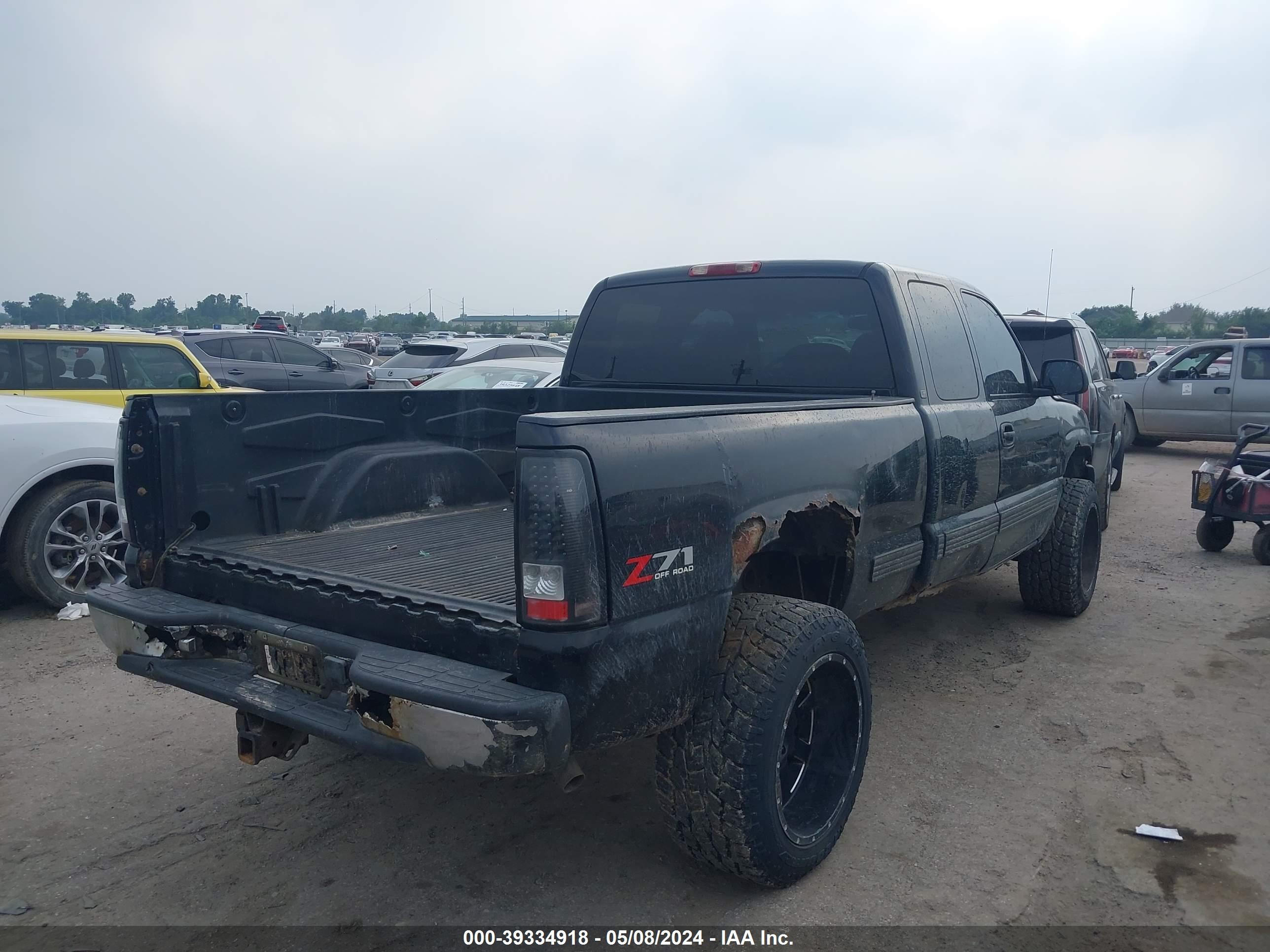 Photo 3 VIN: 2GCEK19TXY1348049 - CHEVROLET SILVERADO 