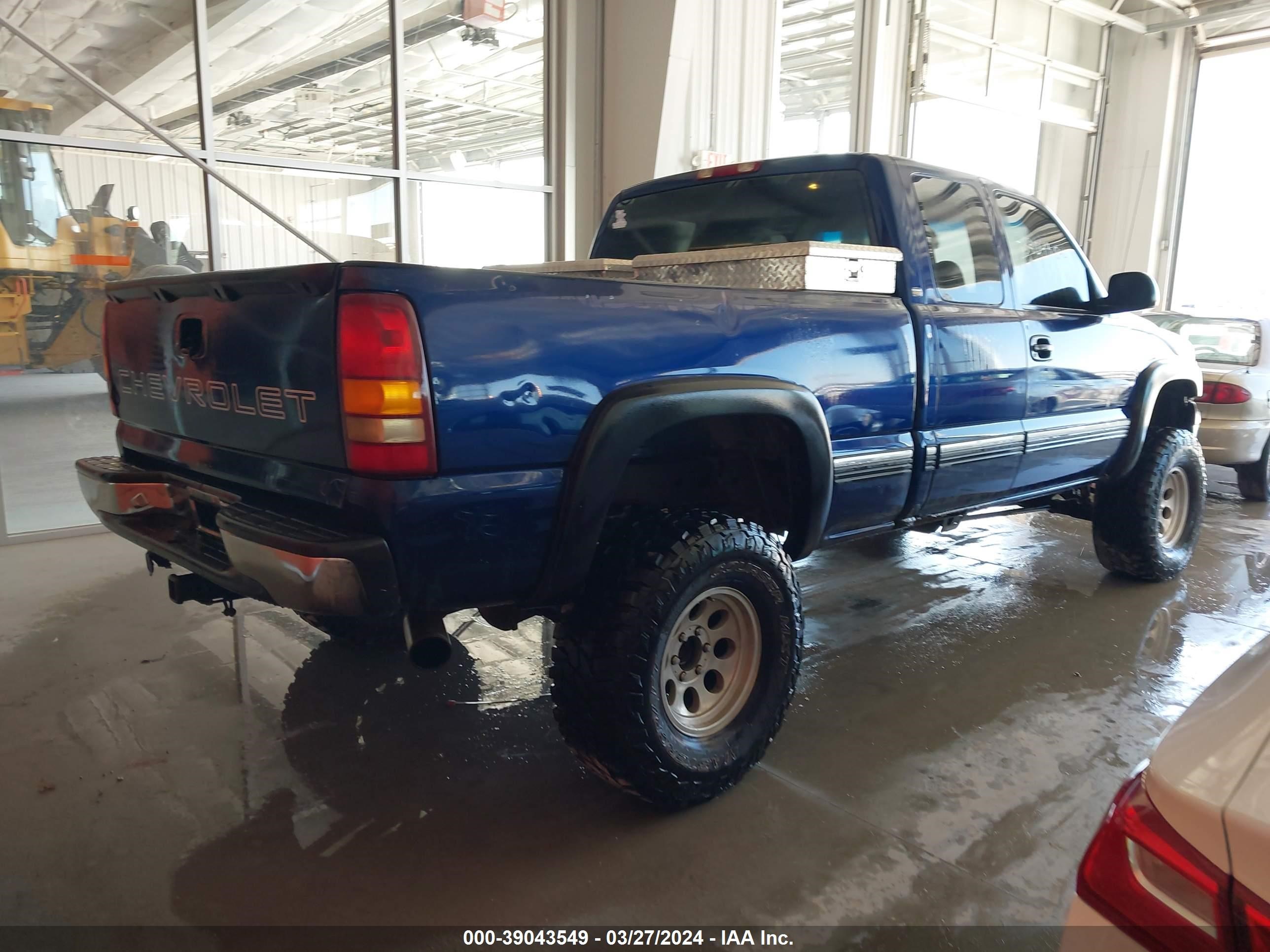 Photo 3 VIN: 2GCEK19V011283347 - CHEVROLET SILVERADO 