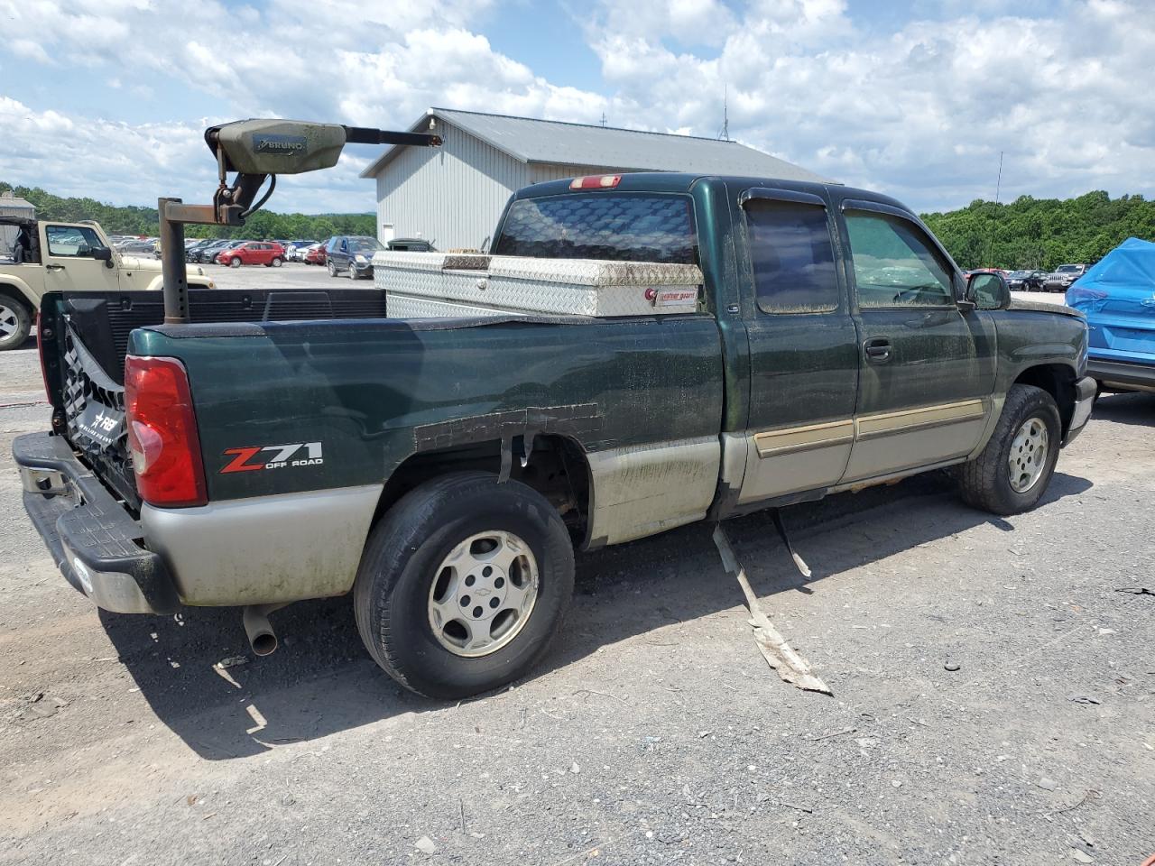 Photo 2 VIN: 2GCEK19V031300215 - CHEVROLET SILVERADO 