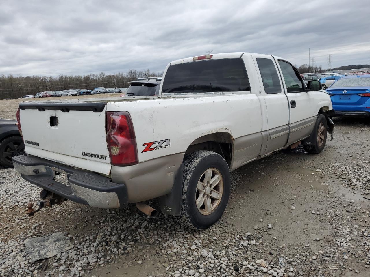 Photo 2 VIN: 2GCEK19V831122506 - CHEVROLET SILVERADO 