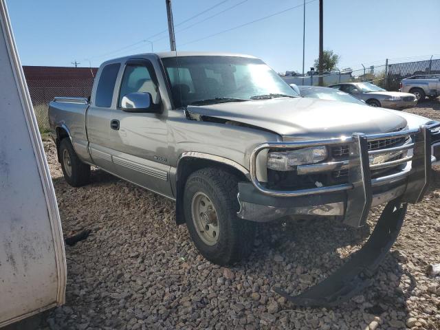 Photo 3 VIN: 2GCEK19V8Y1112260 - CHEVROLET SILVERADO 