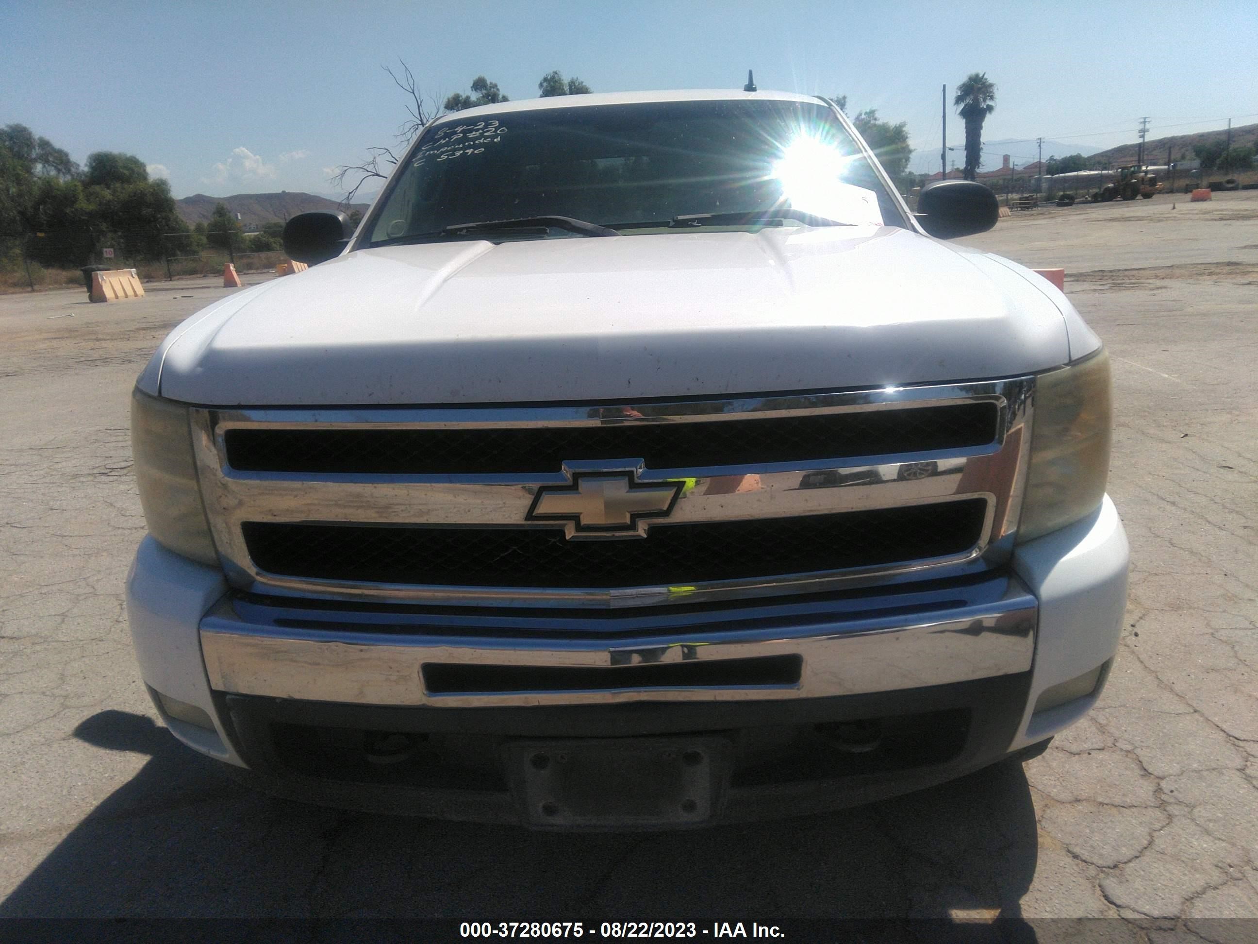 Photo 11 VIN: 2GCFC13Y071525390 - CHEVROLET SILVERADO 