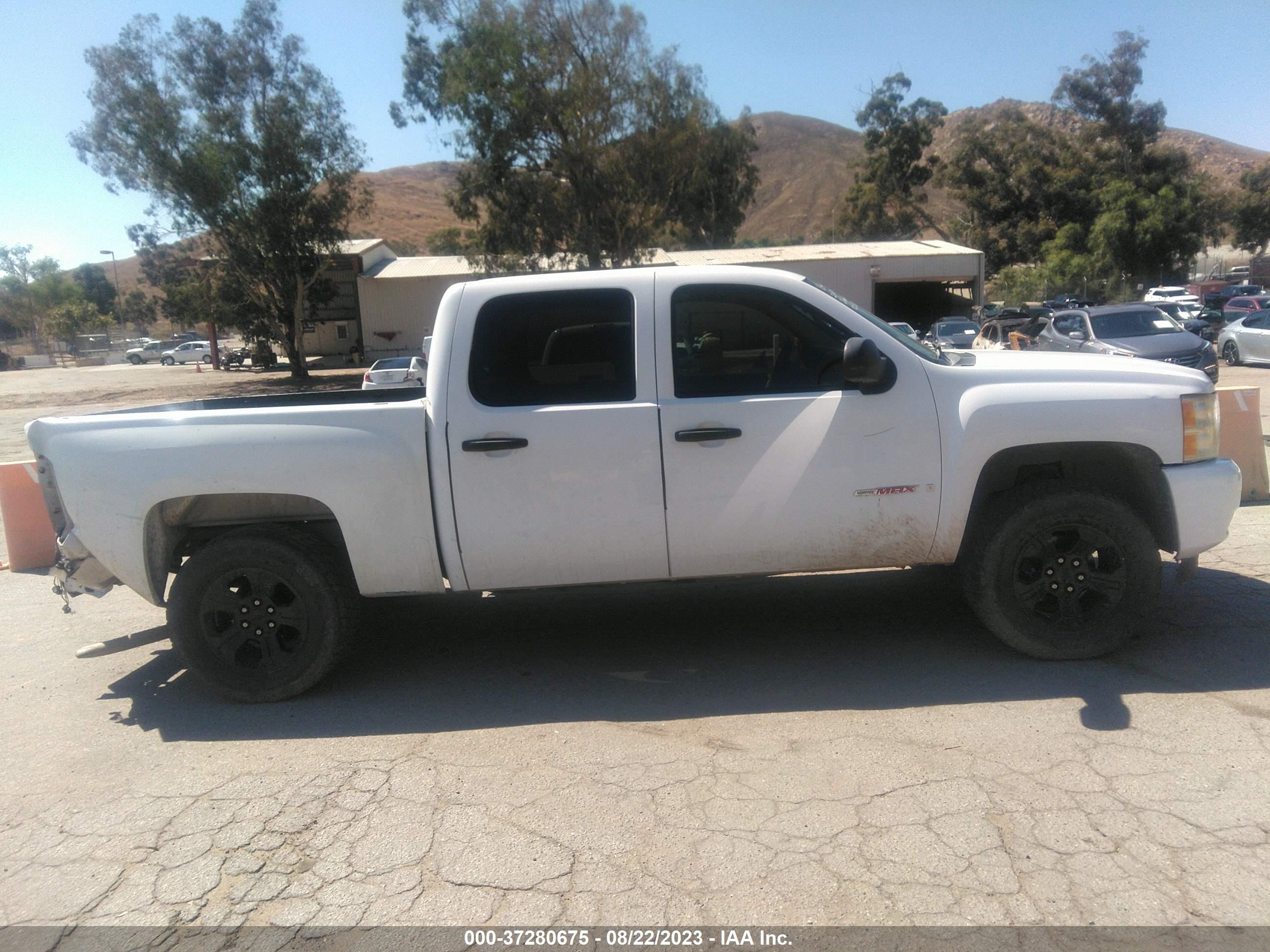 Photo 12 VIN: 2GCFC13Y071525390 - CHEVROLET SILVERADO 