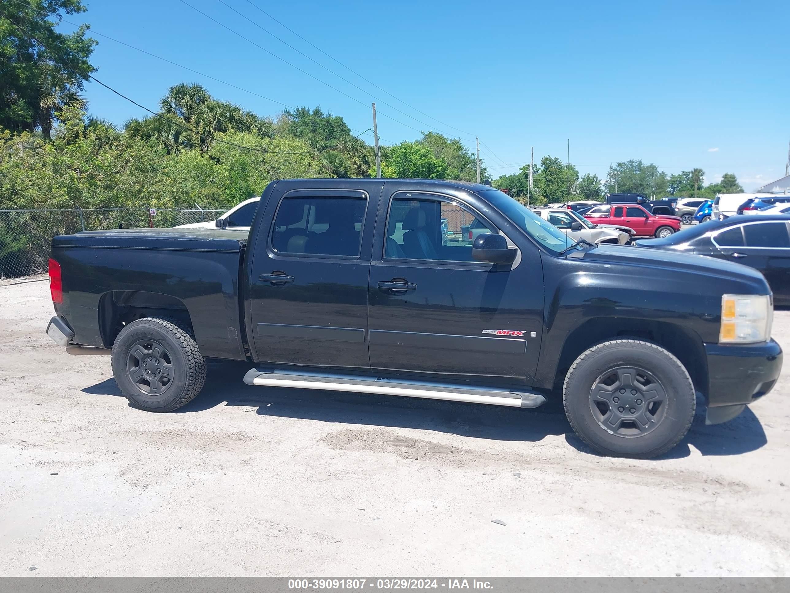 Photo 13 VIN: 2GCFC13Y171674651 - CHEVROLET SILVERADO 