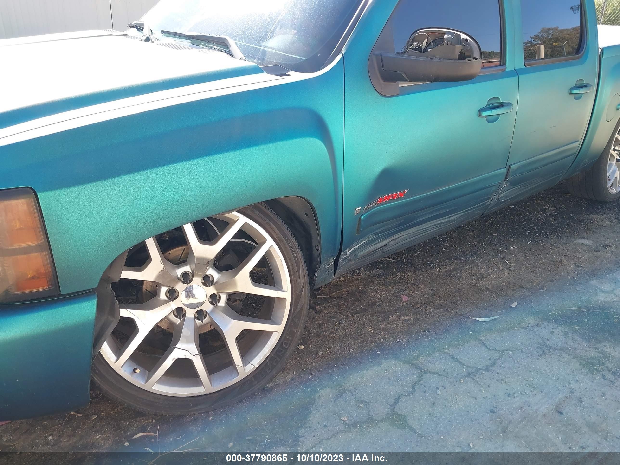 Photo 5 VIN: 2GCFC13Y671518914 - CHEVROLET SILVERADO 