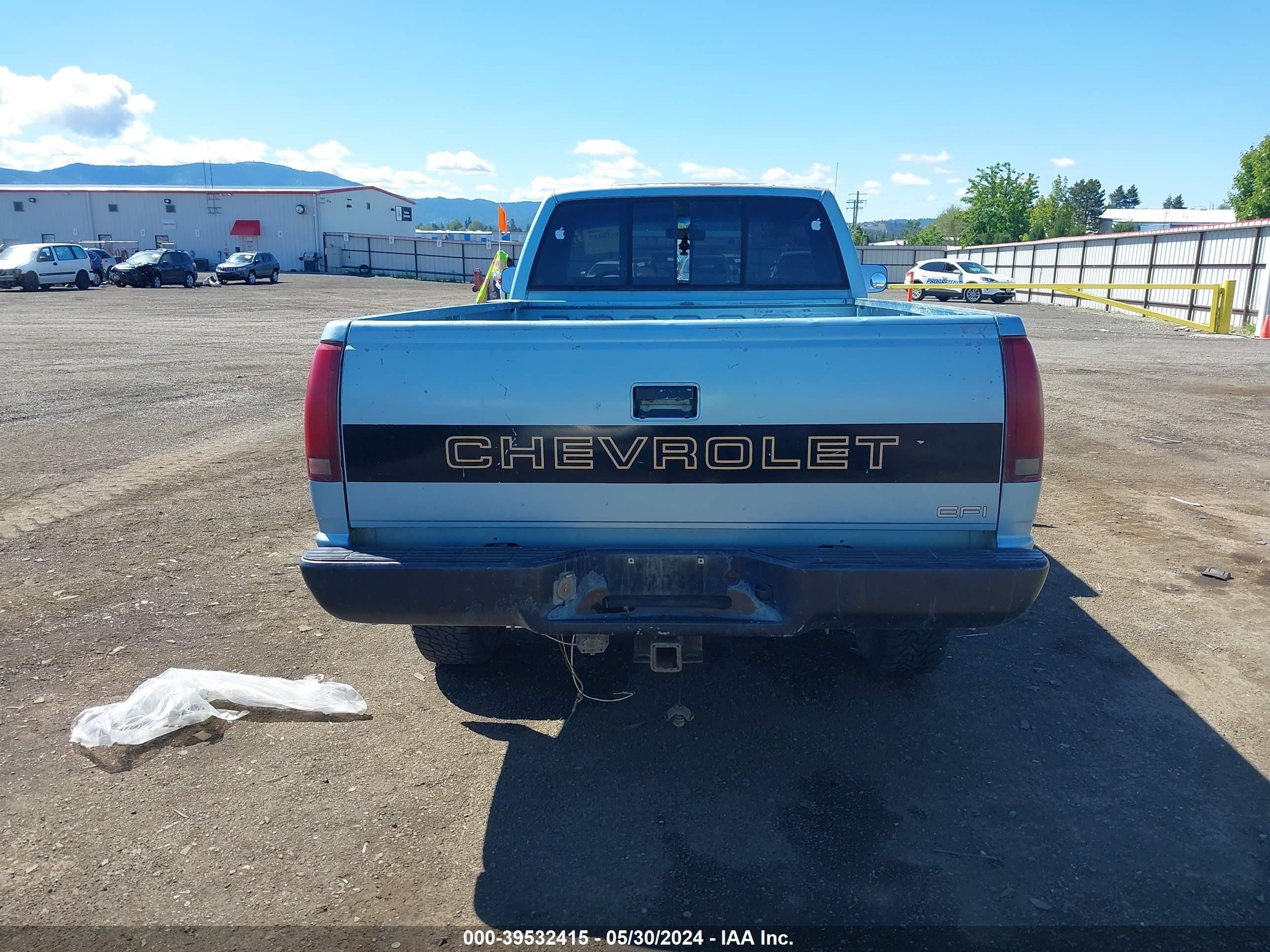 Photo 16 VIN: 2GCFK24K2K1260208 - CHEVROLET GMT-400 