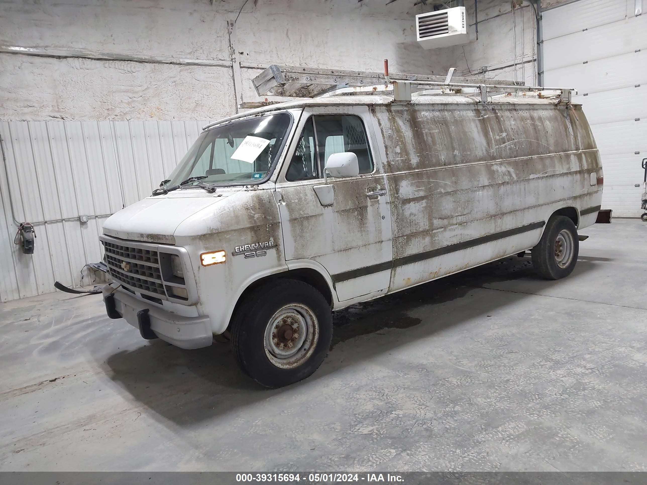 Photo 1 VIN: 2GCGG39K6N4158966 - CHEVROLET VAN 