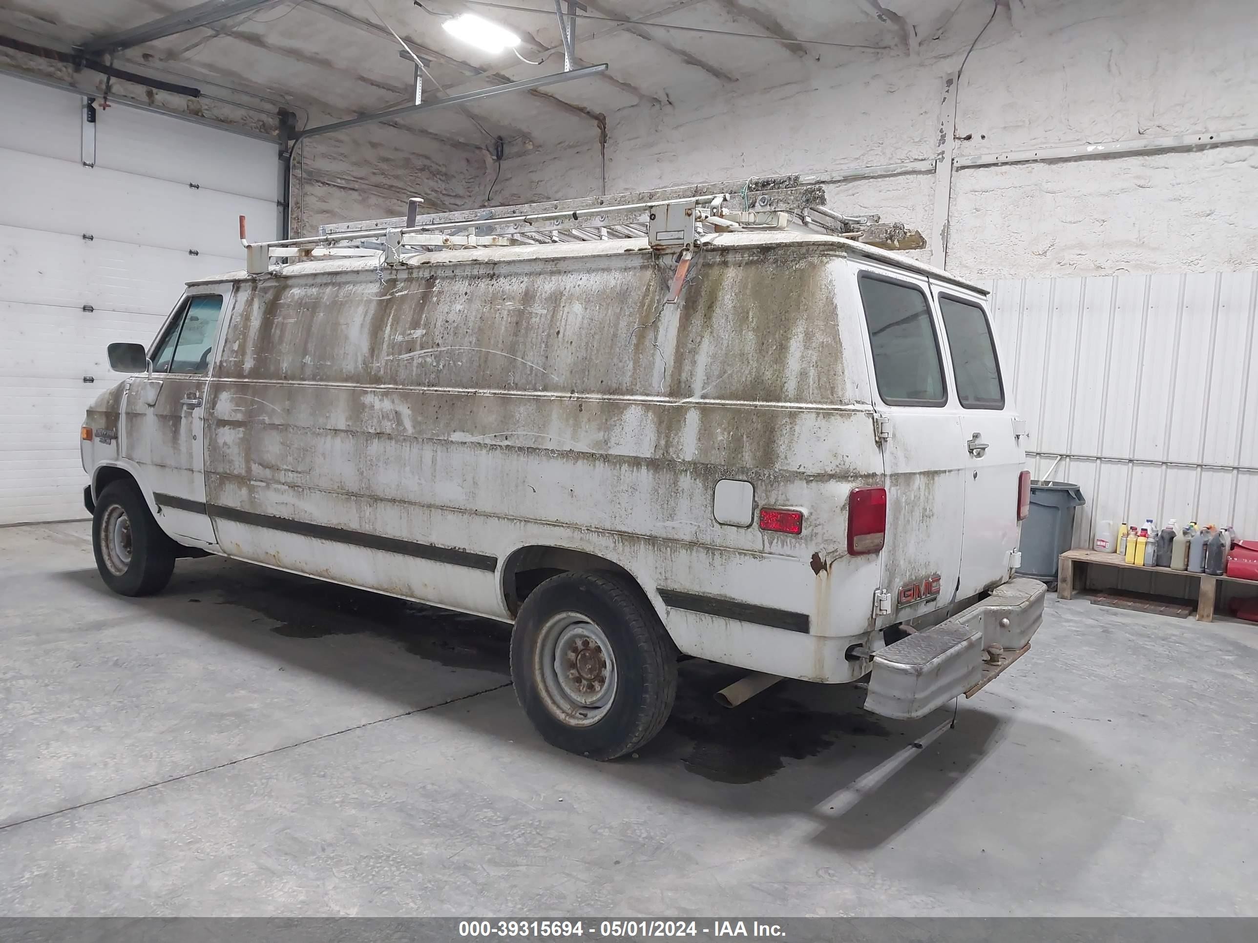 Photo 2 VIN: 2GCGG39K6N4158966 - CHEVROLET VAN 