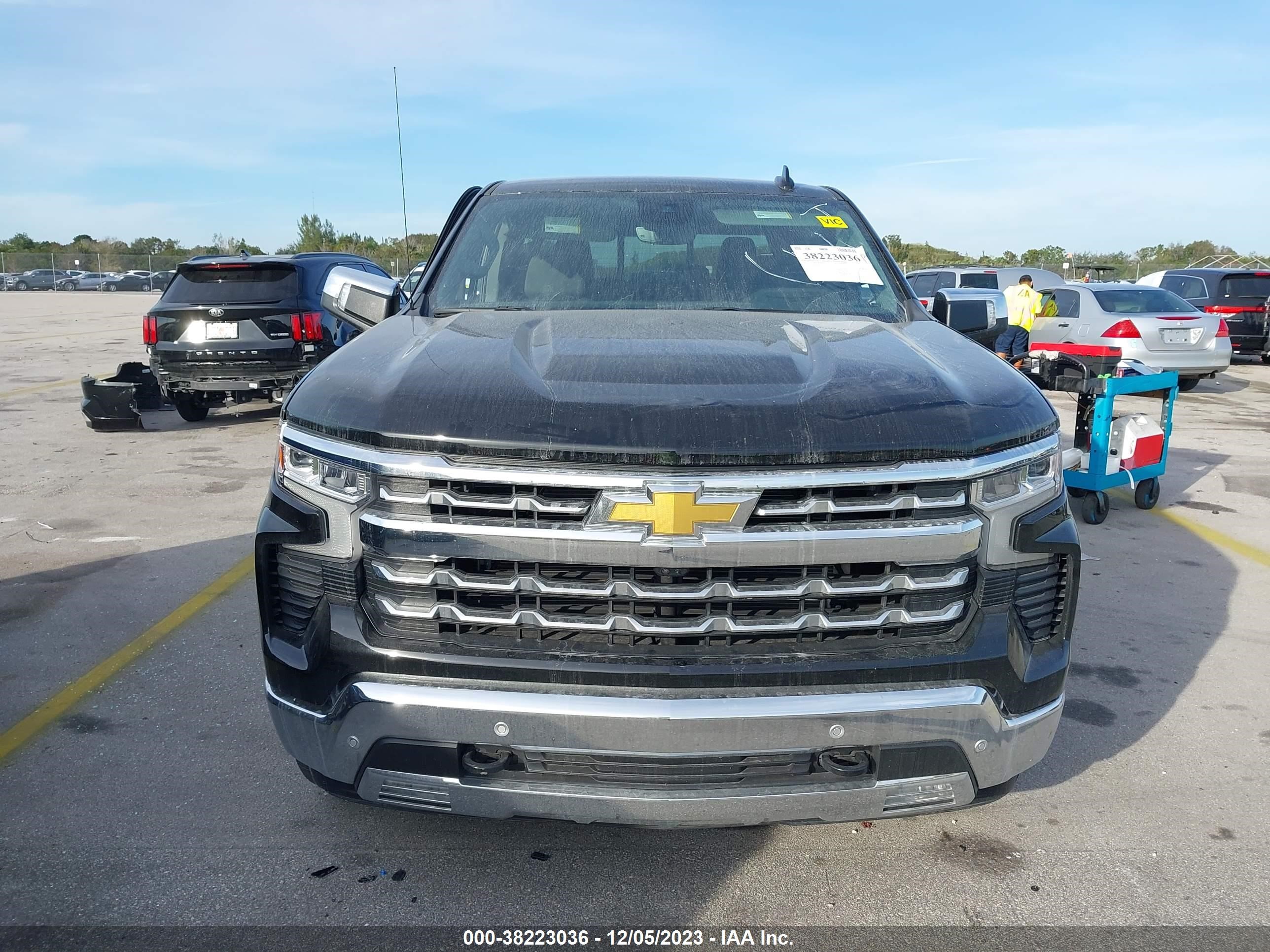 Photo 11 VIN: 2GCPAEED9P1135173 - CHEVROLET SILVERADO 