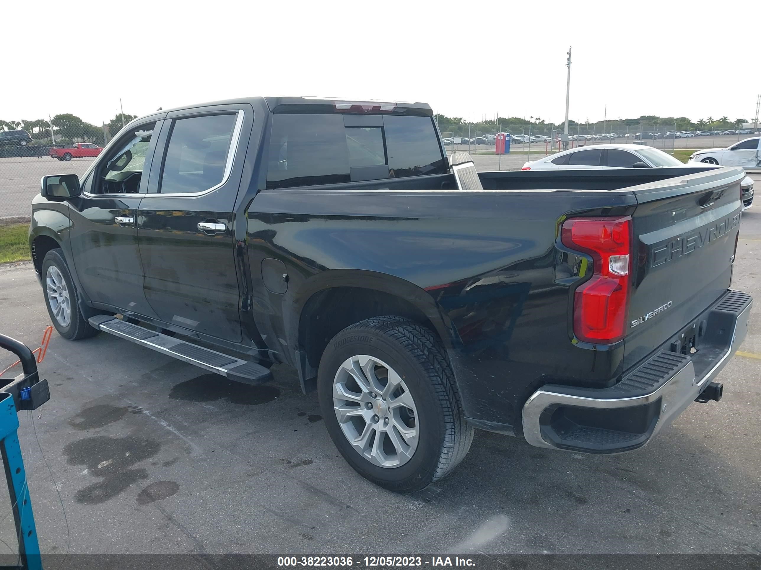 Photo 2 VIN: 2GCPAEED9P1135173 - CHEVROLET SILVERADO 