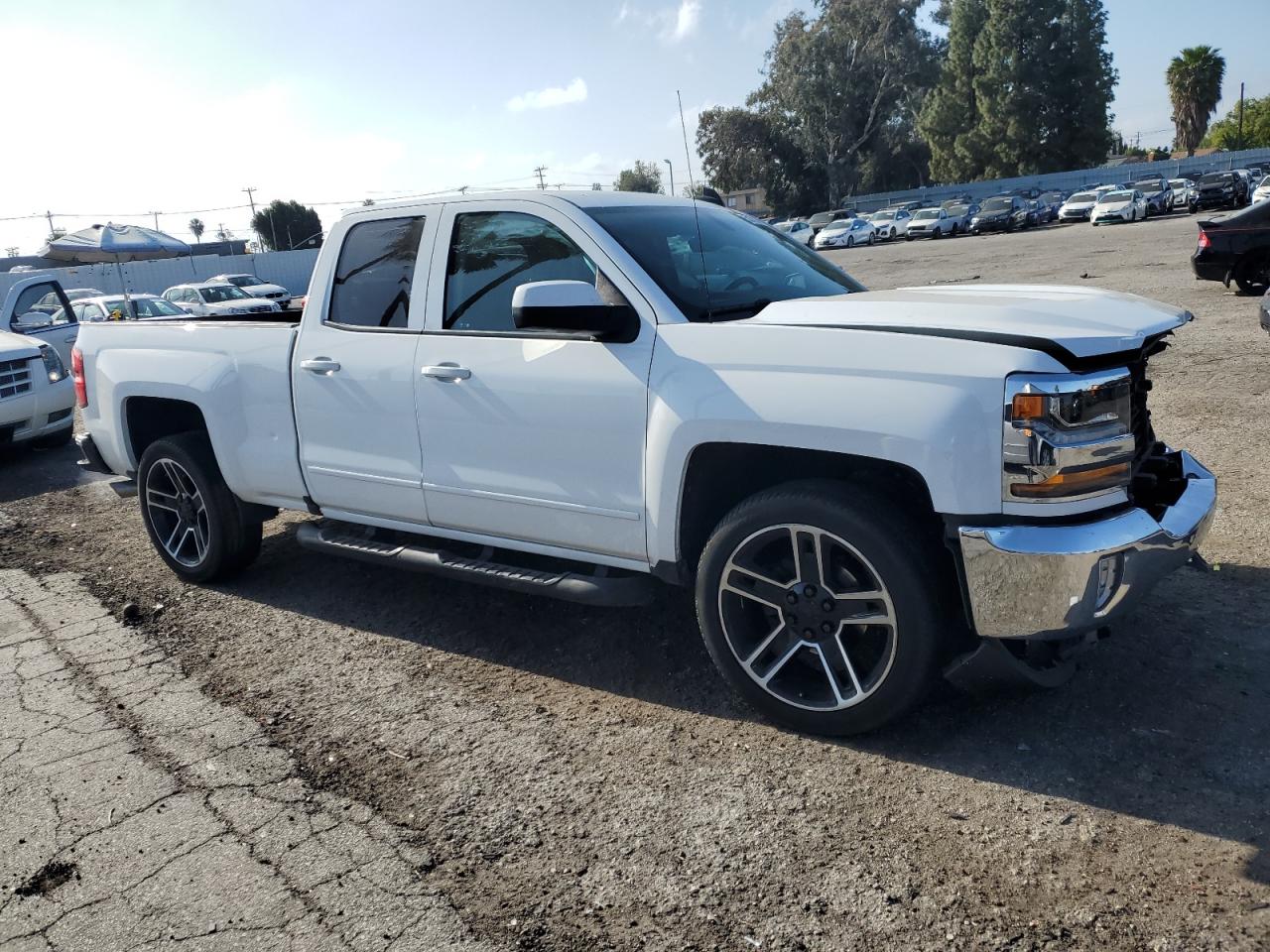 Photo 3 VIN: 2GCRCPEC2K1243424 - CHEVROLET SILVERADO 