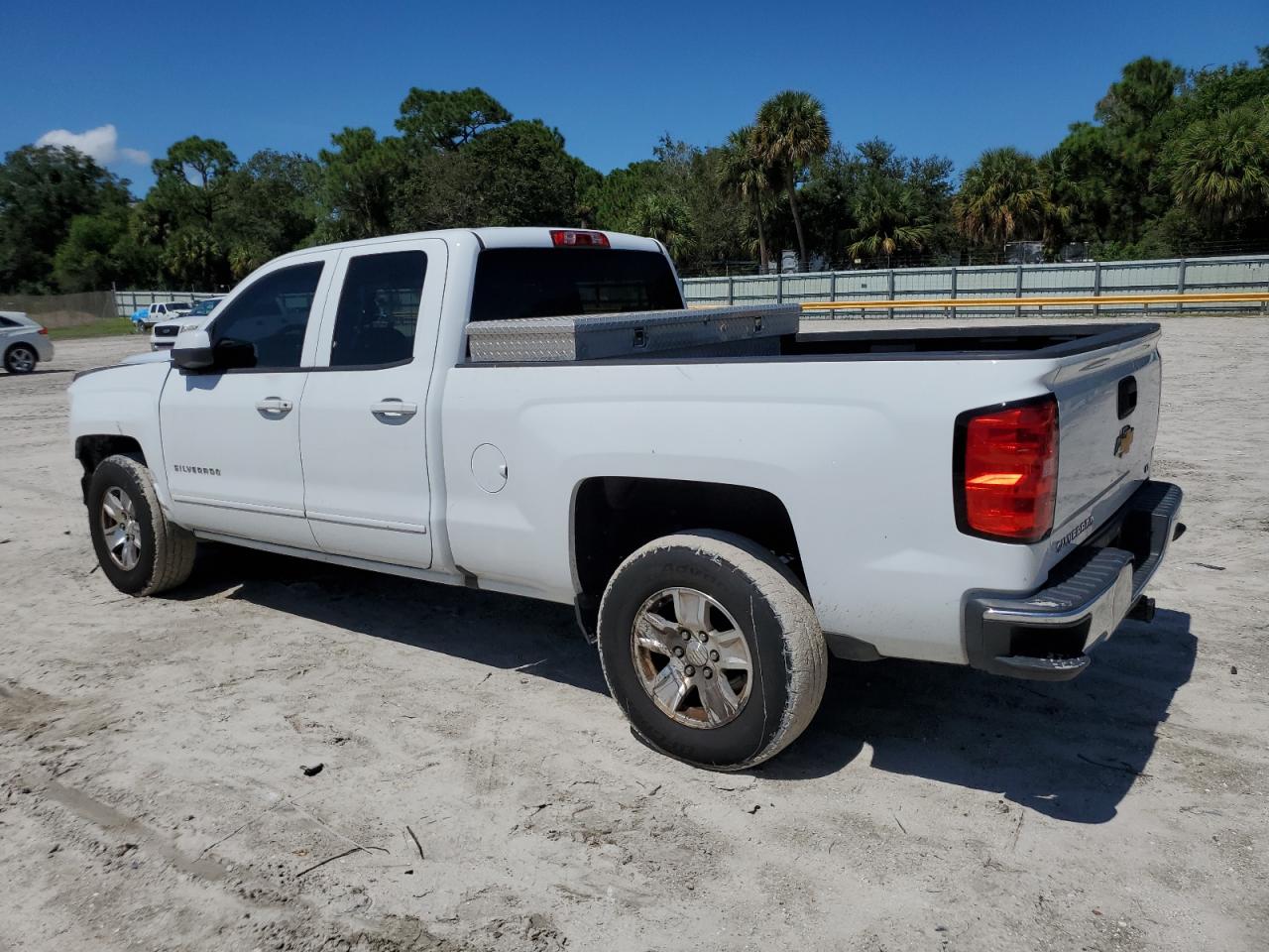 Photo 1 VIN: 2GCRCPEC5K1152129 - CHEVROLET SILVERADO 