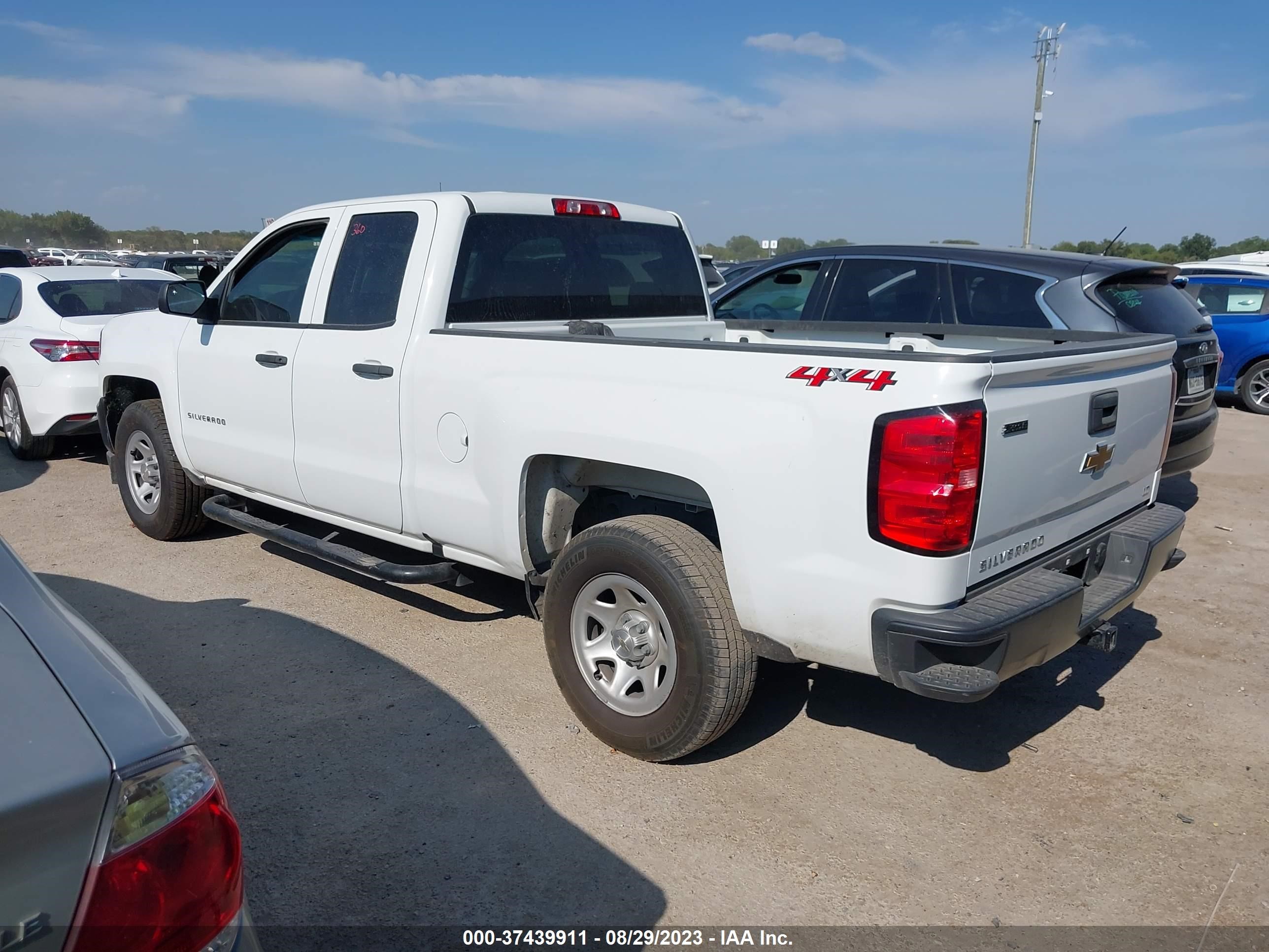 Photo 2 VIN: 2GCVKNEC3K1131222 - CHEVROLET SILVERADO 