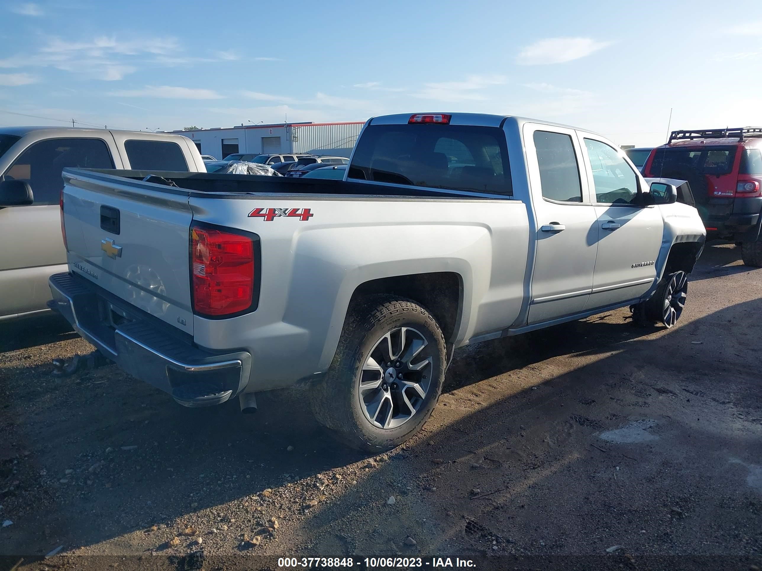 Photo 3 VIN: 2GCVKPEC6K1120517 - CHEVROLET SILVERADO 