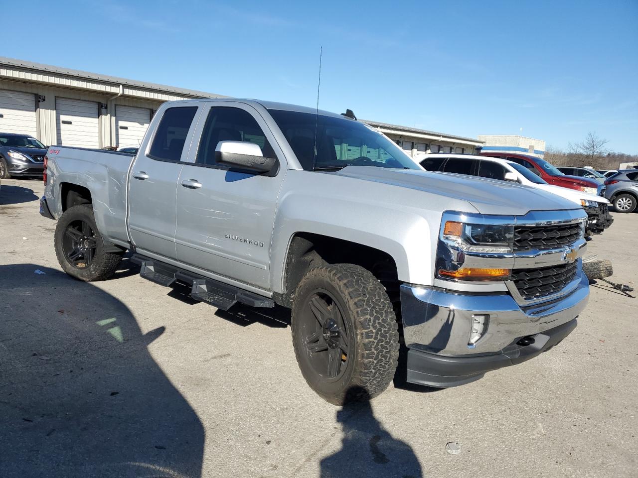 Photo 3 VIN: 2GCVKPECXK1142696 - CHEVROLET SILVERADO 