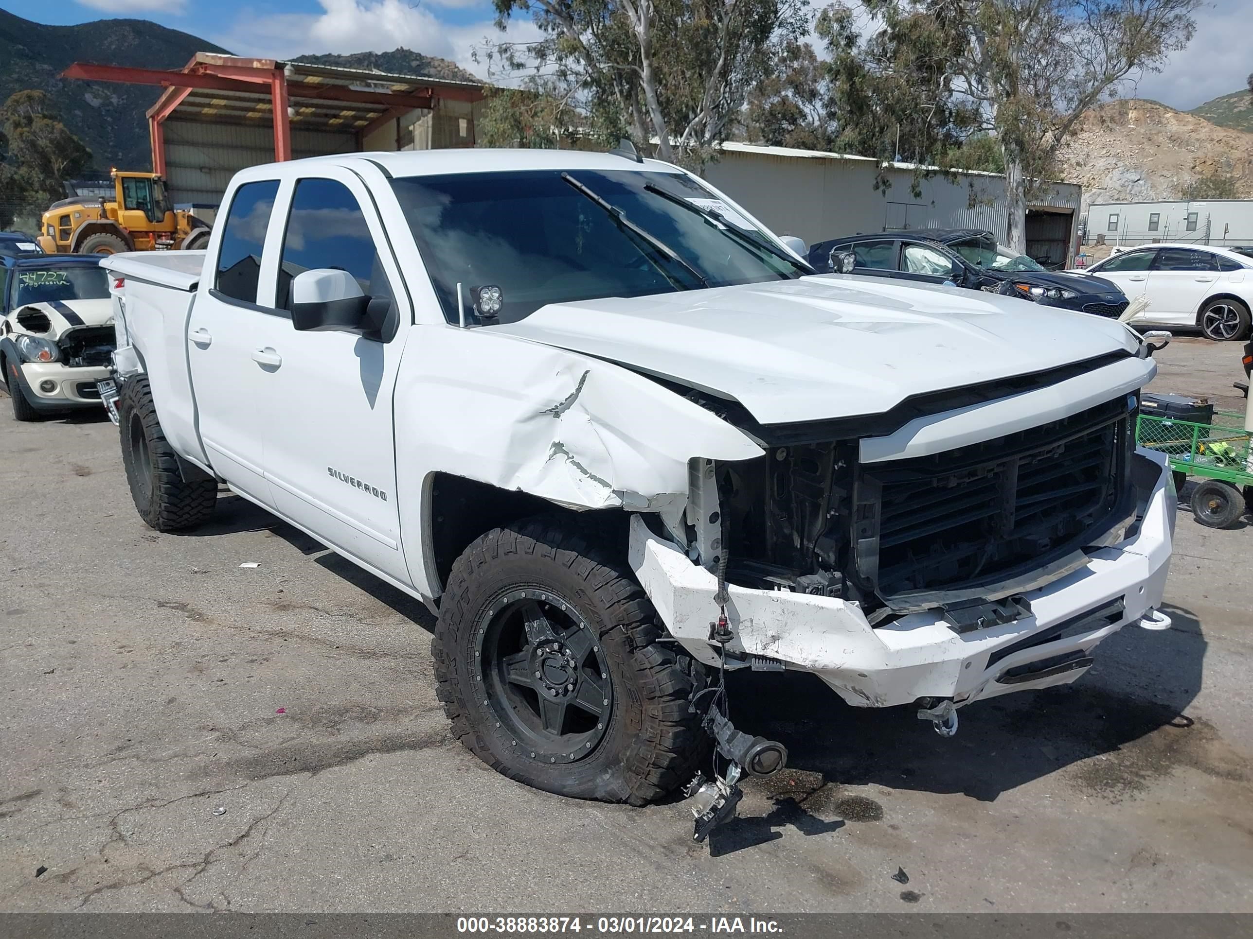 Photo 0 VIN: 2GCVKREC0J1102878 - CHEVROLET SILVERADO 